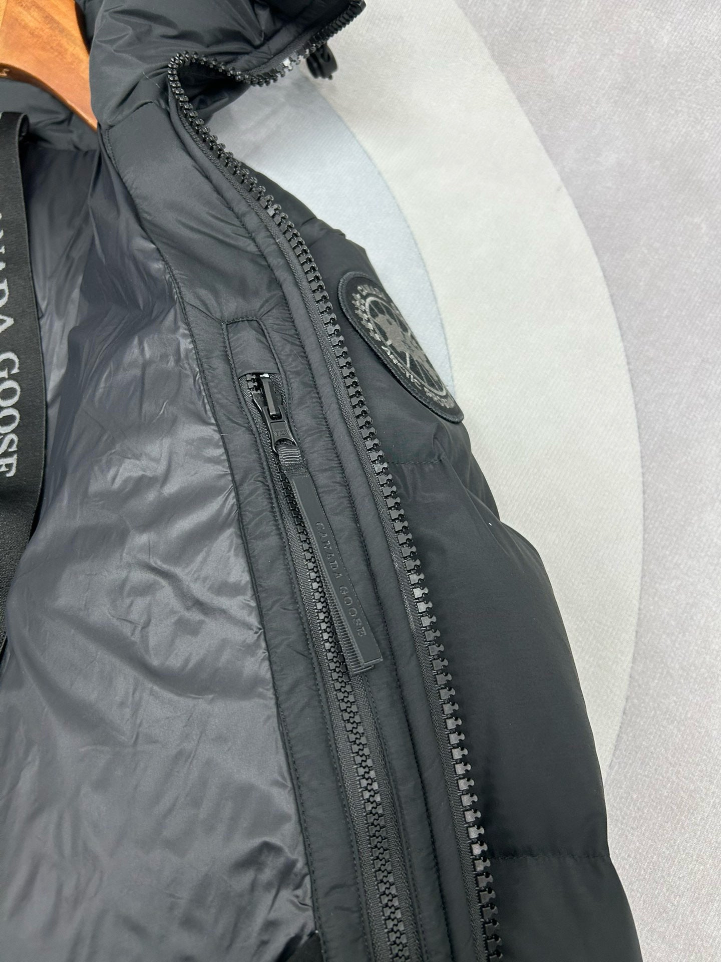 Canada-G Crofton Puffer Black 10/10