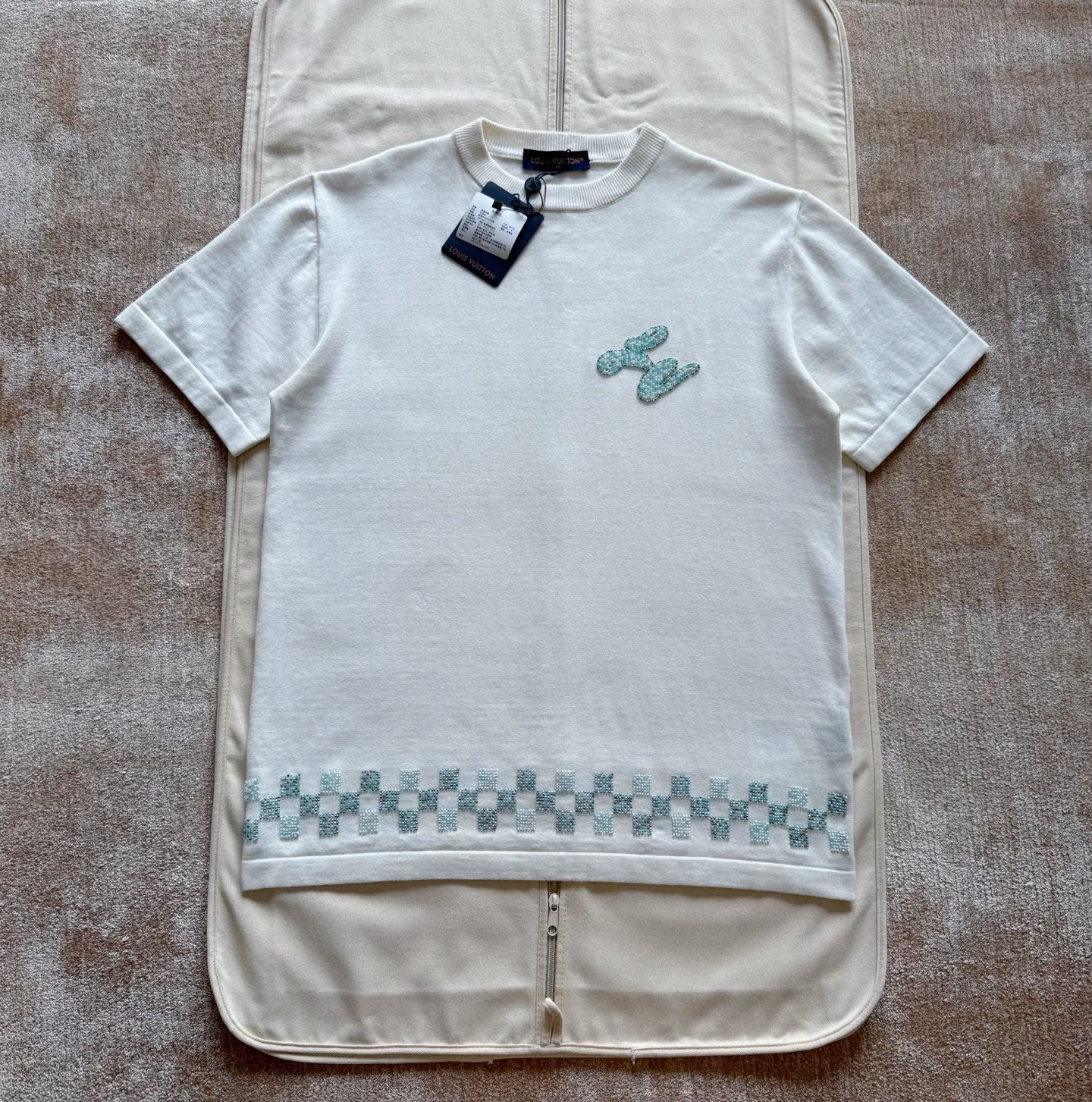 Tee-shirt lv manches courtes ornementé