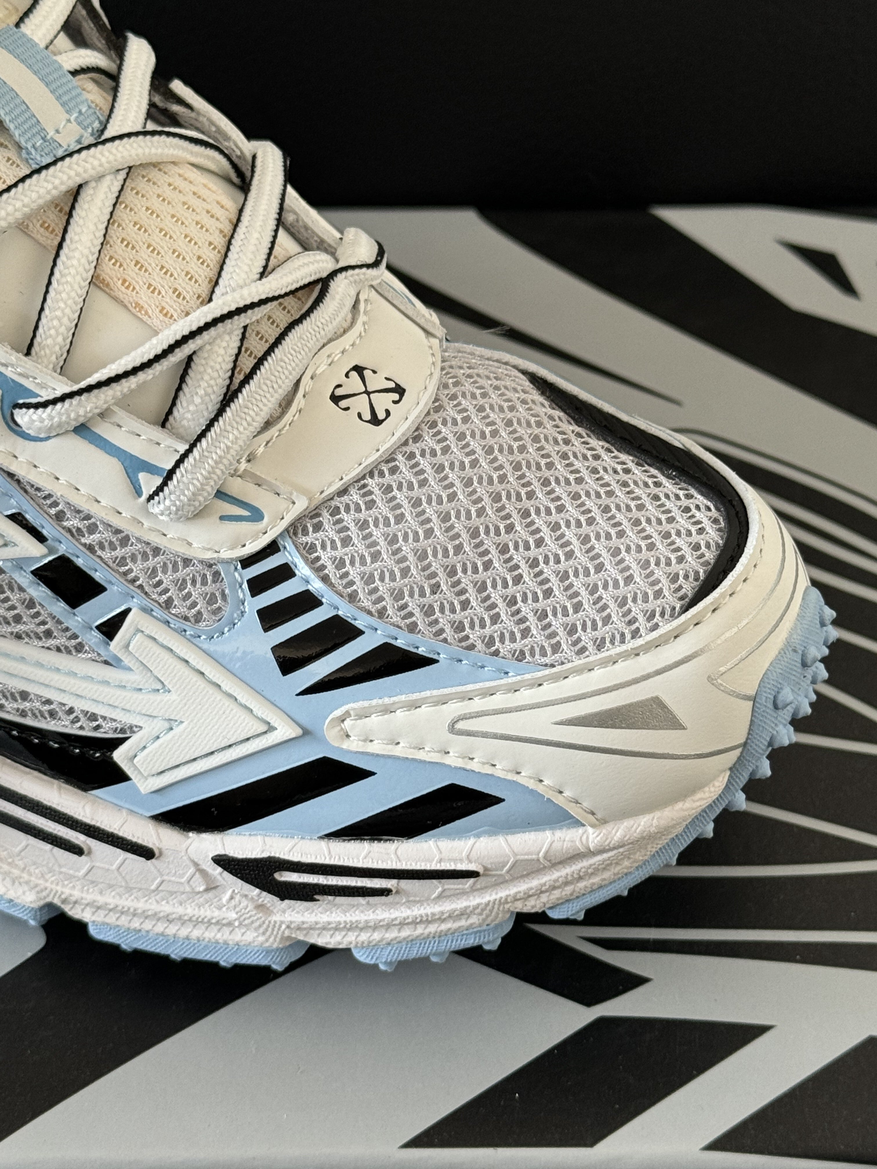 Off Wht Be Right back Blue Sky