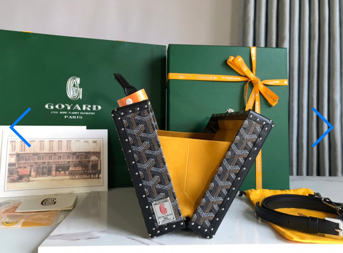 Black invoice trunk bag