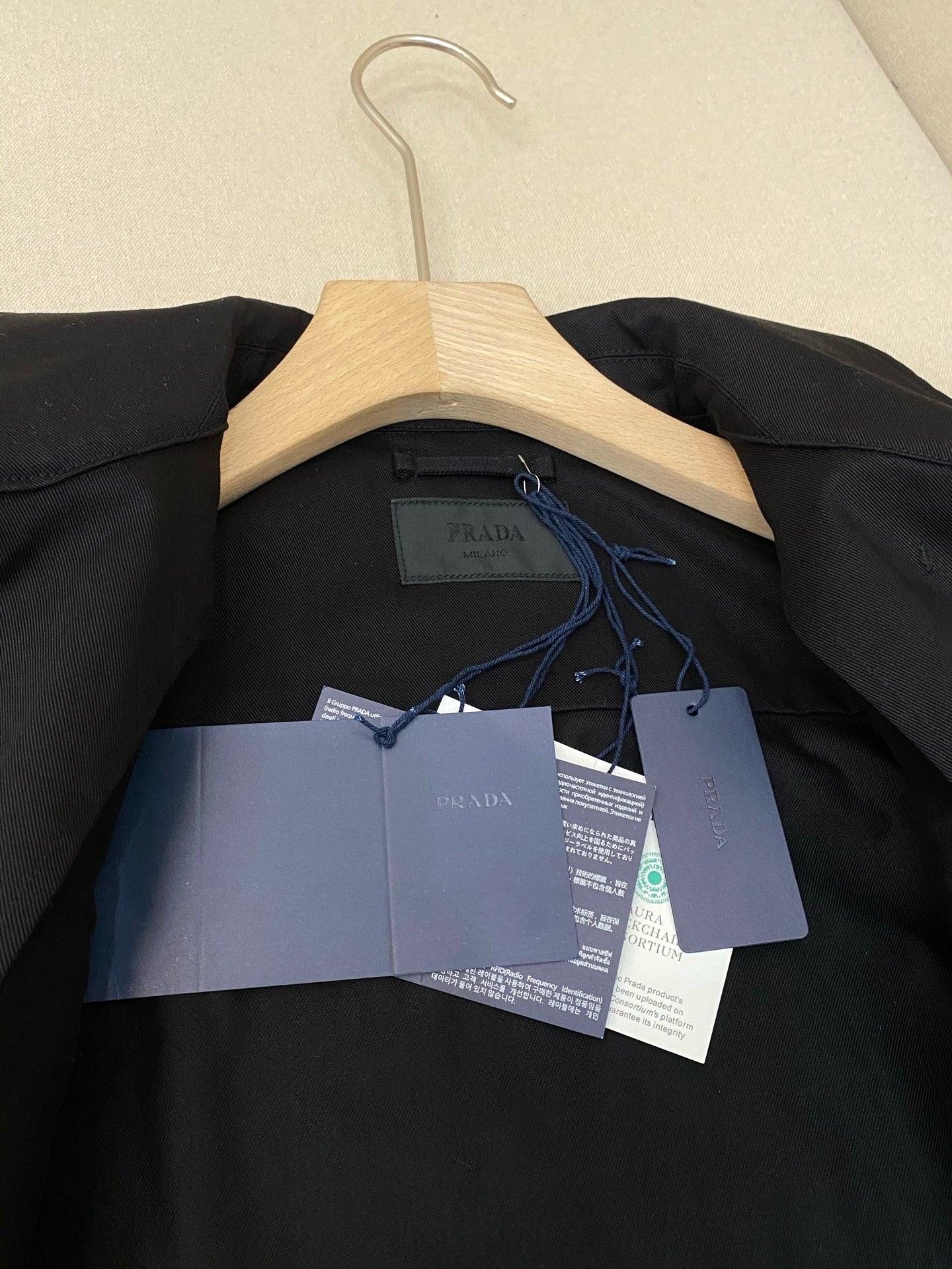 Prd veste boutonnée à col contrastant