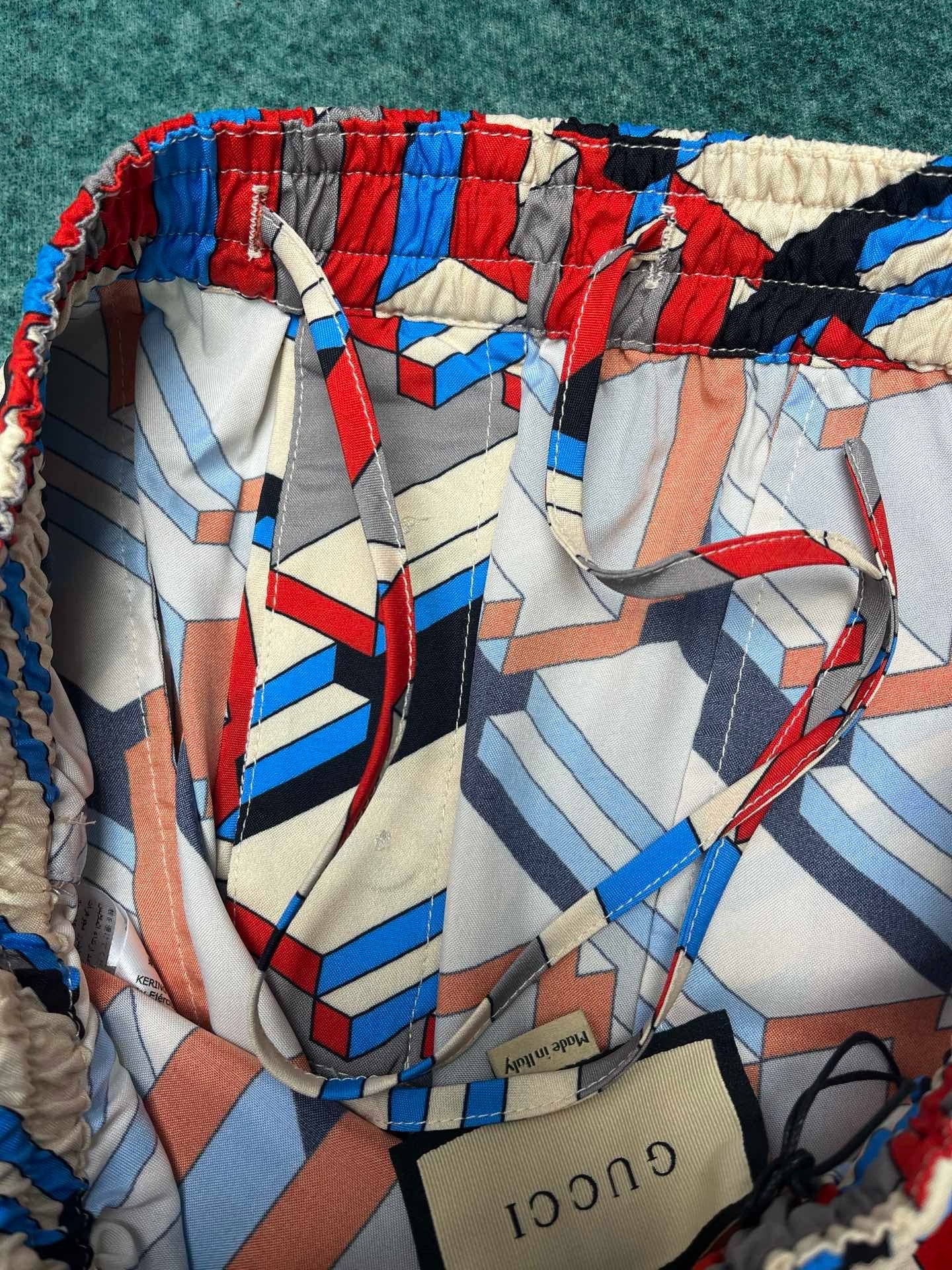 GG logo print shorts