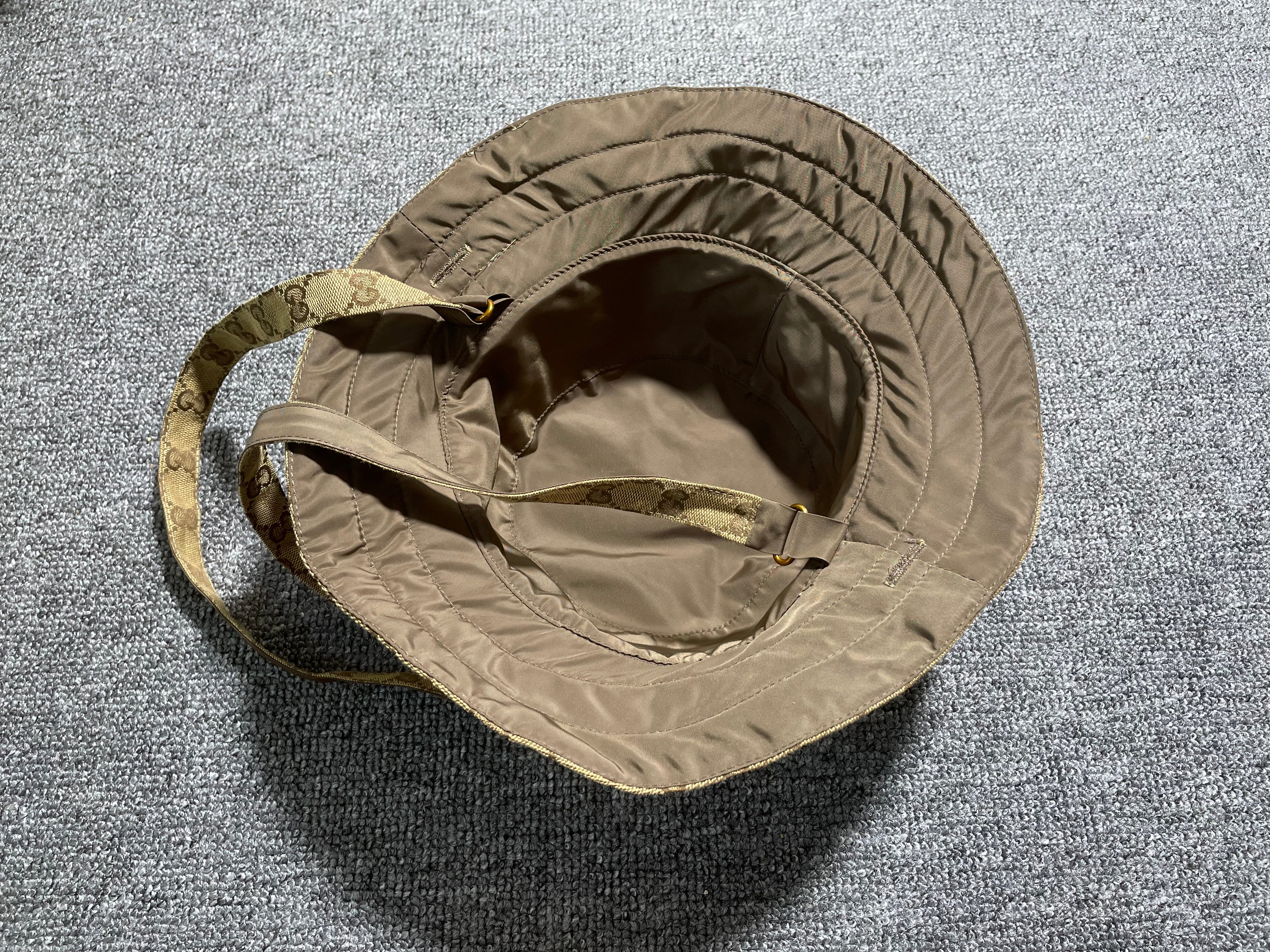 Bob GG Brown with receipt