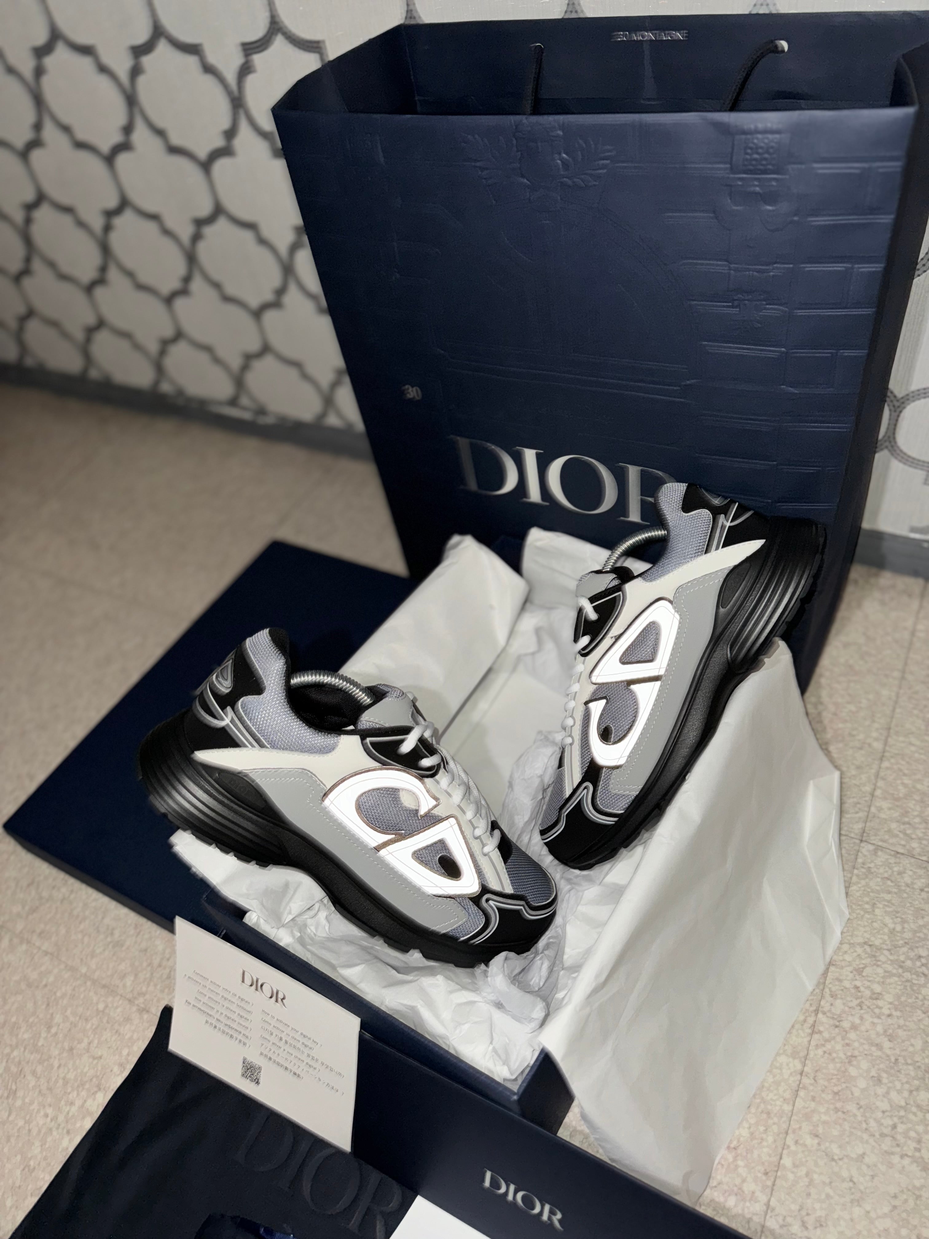 SNEAKERS B30 V3 VERSION BIEN LISSE GRIS BLANC RÉFLECTIVE RÉACTION CORRECTES FACTURE PACKAGING COMPLET