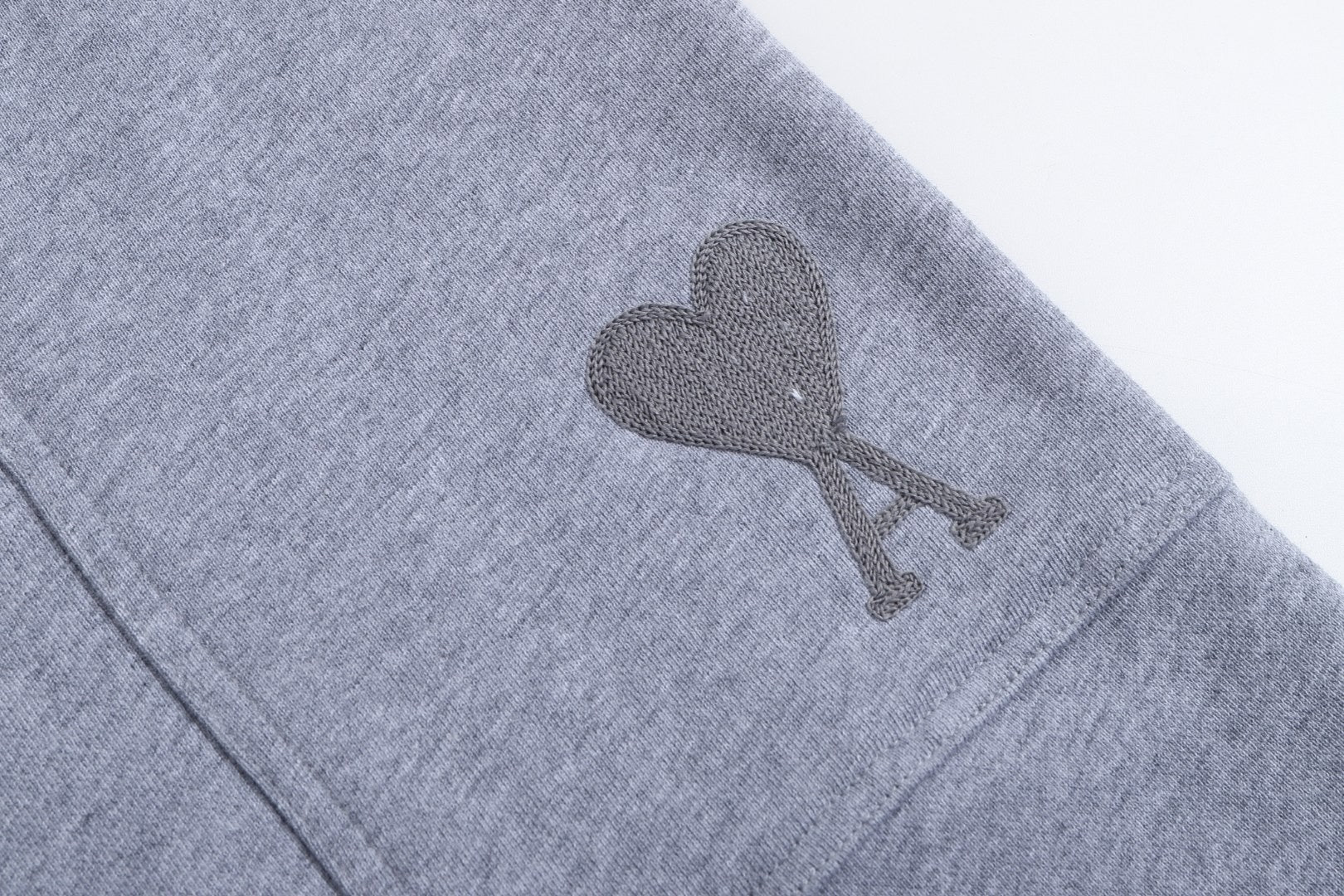 Short gris à petit logo ami de cœur gris