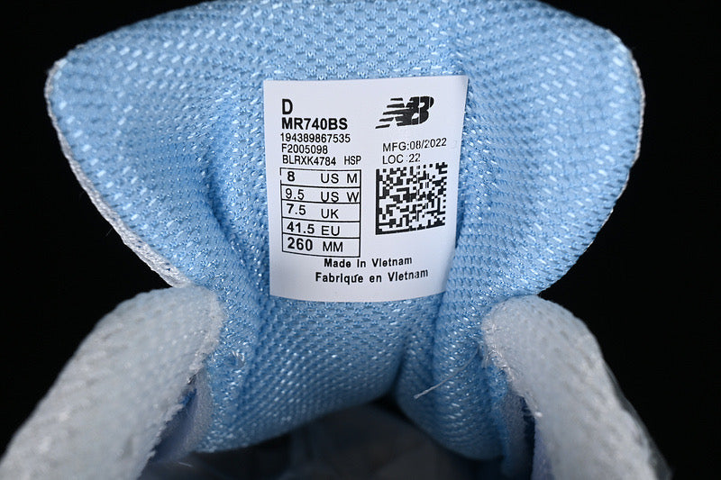 New b sneakers 740