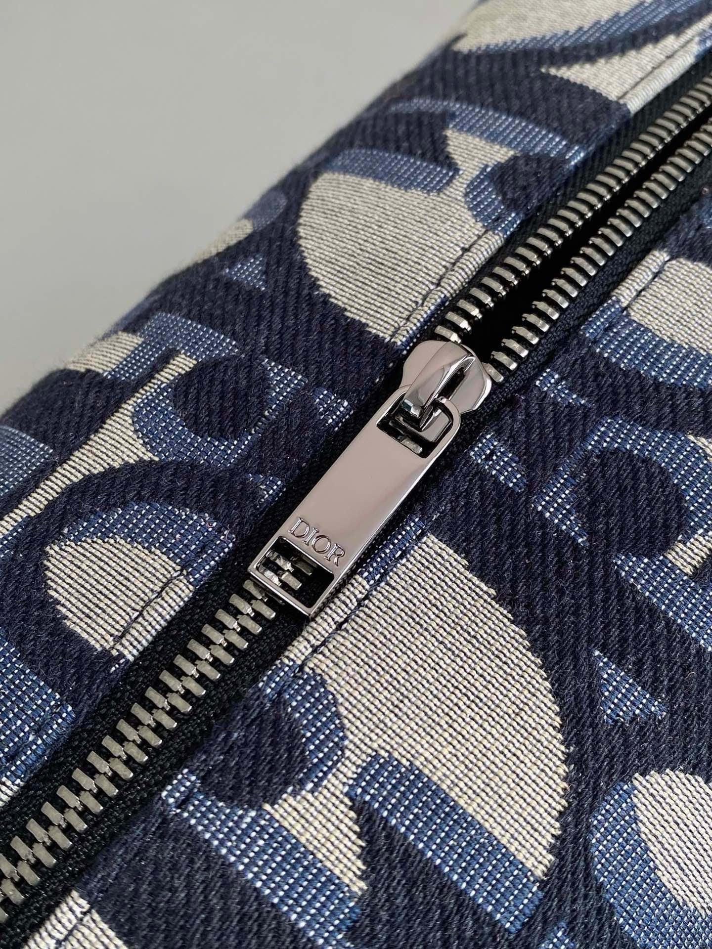 Trousse de toilette CD