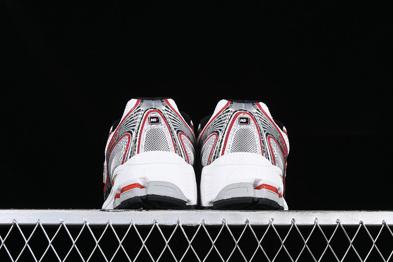 Neue B-Sneaker 740