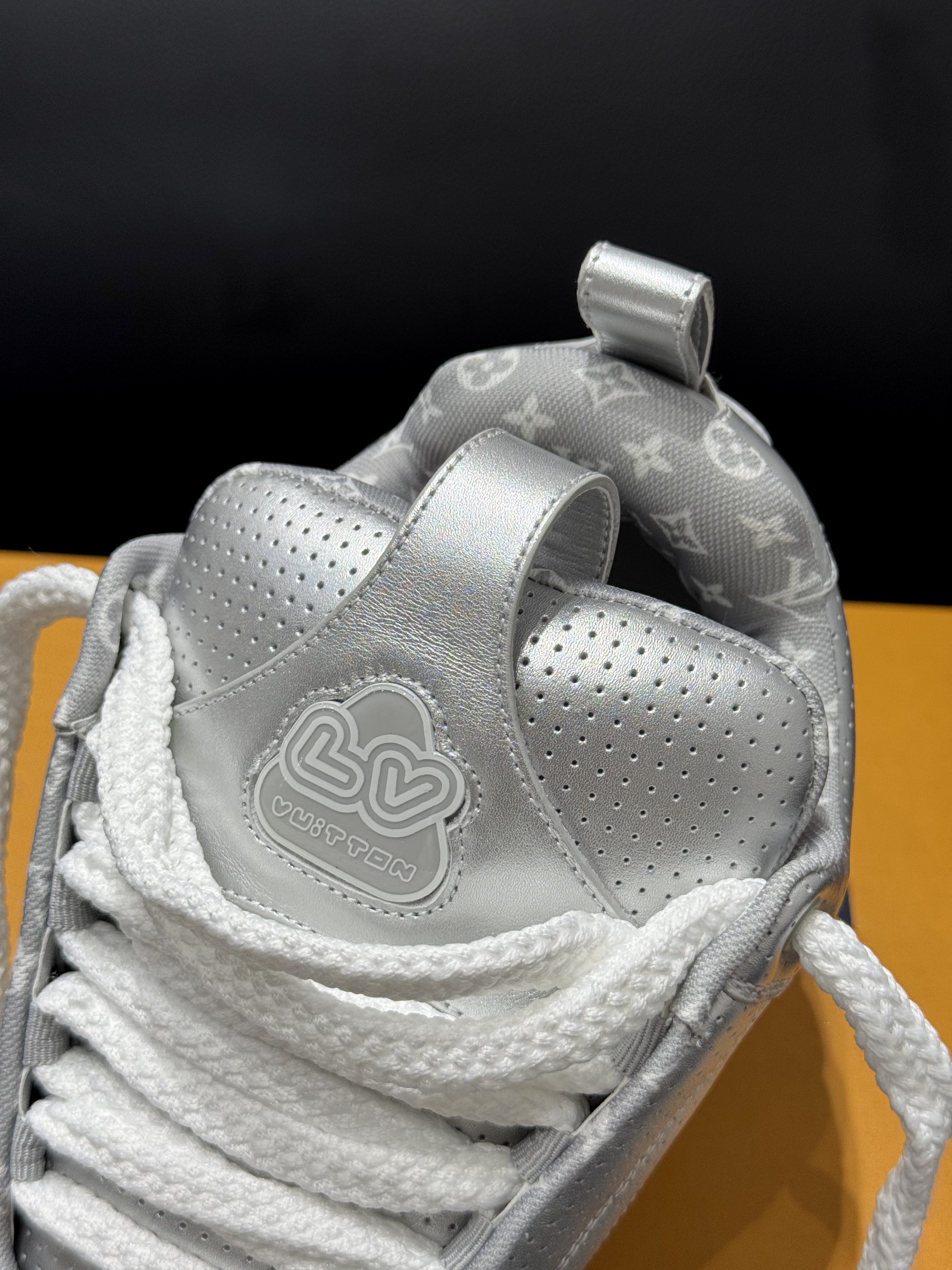 Lv skate 2k25 grey 10/10