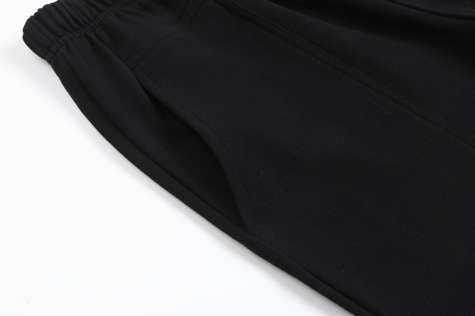 Short noir à petit logo ami de cœur noir