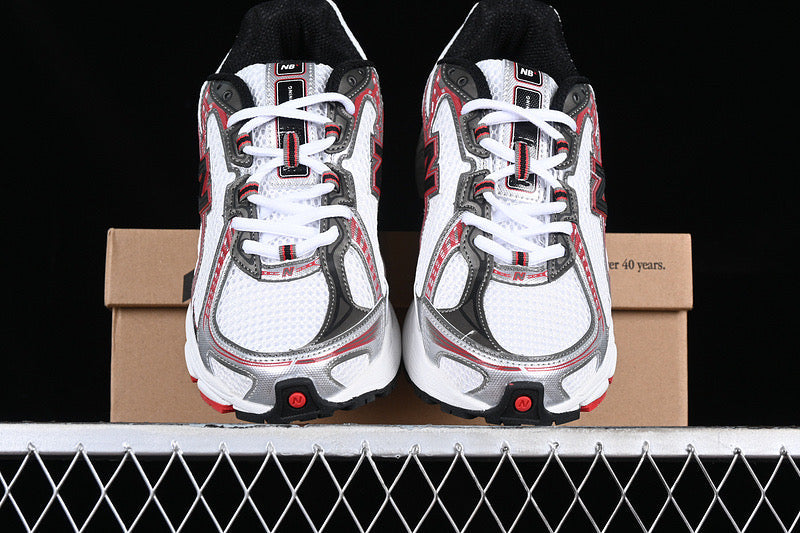 Neue B-Sneaker 740
