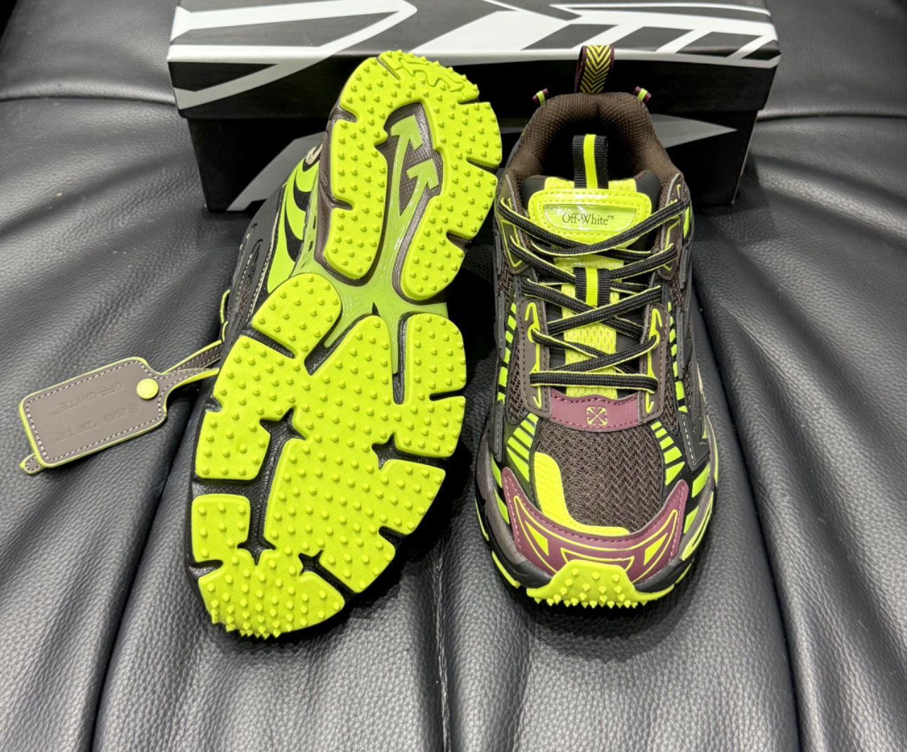 Off Wht Be Right back vert 10/10