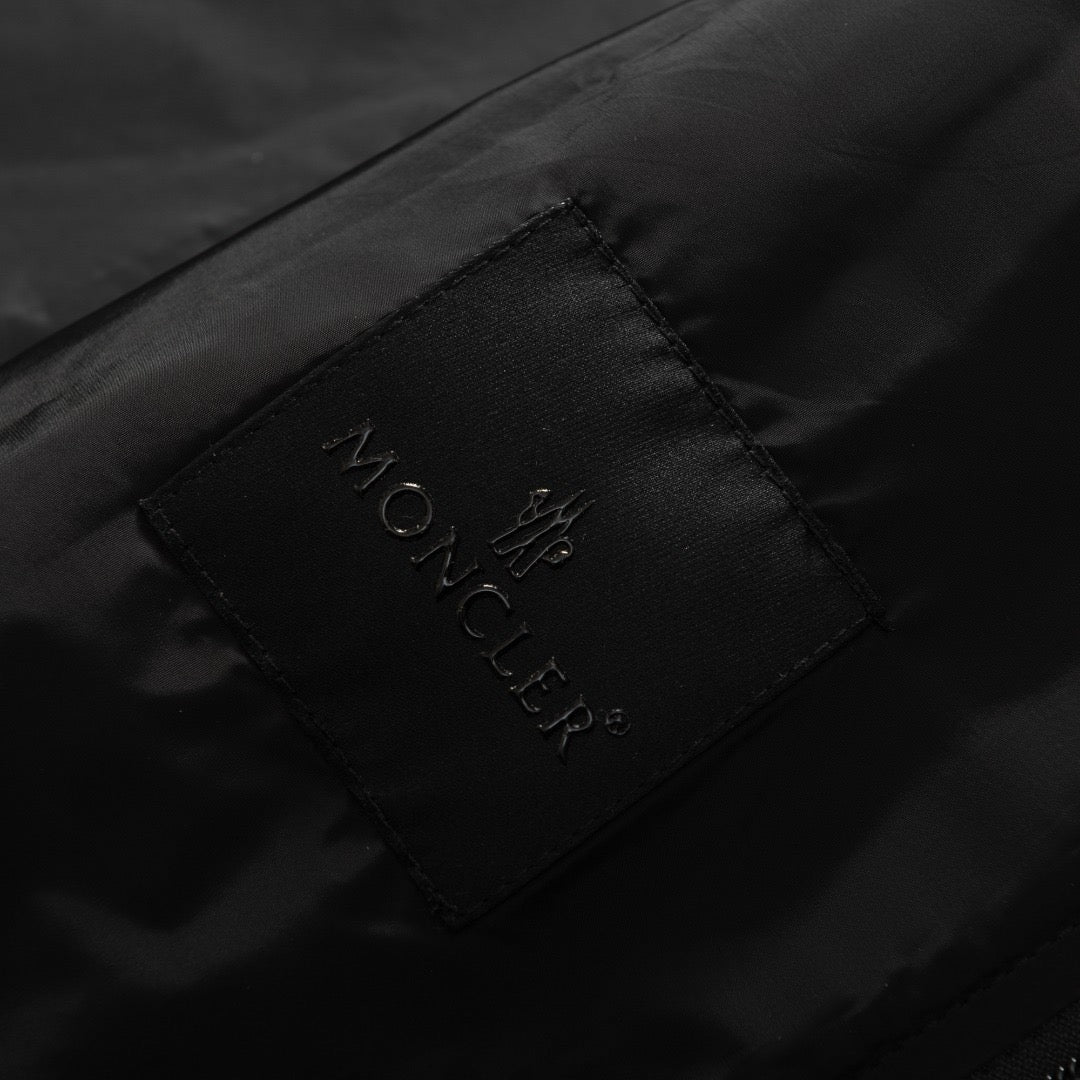 Coupe vent en nylon monclr