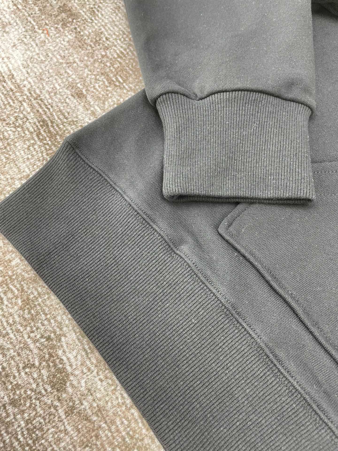 Simple Amr Sweatshirt