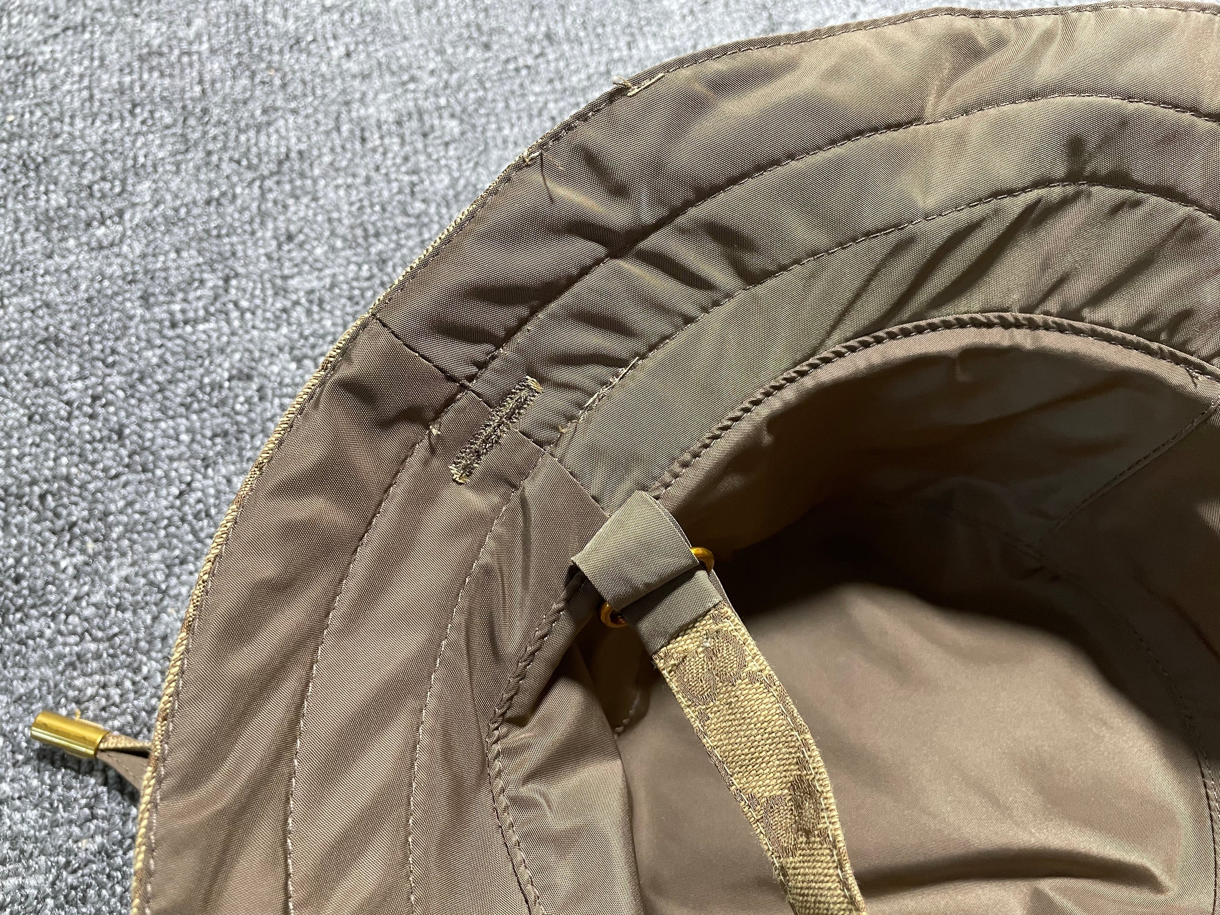 Bob GG Brown with receipt