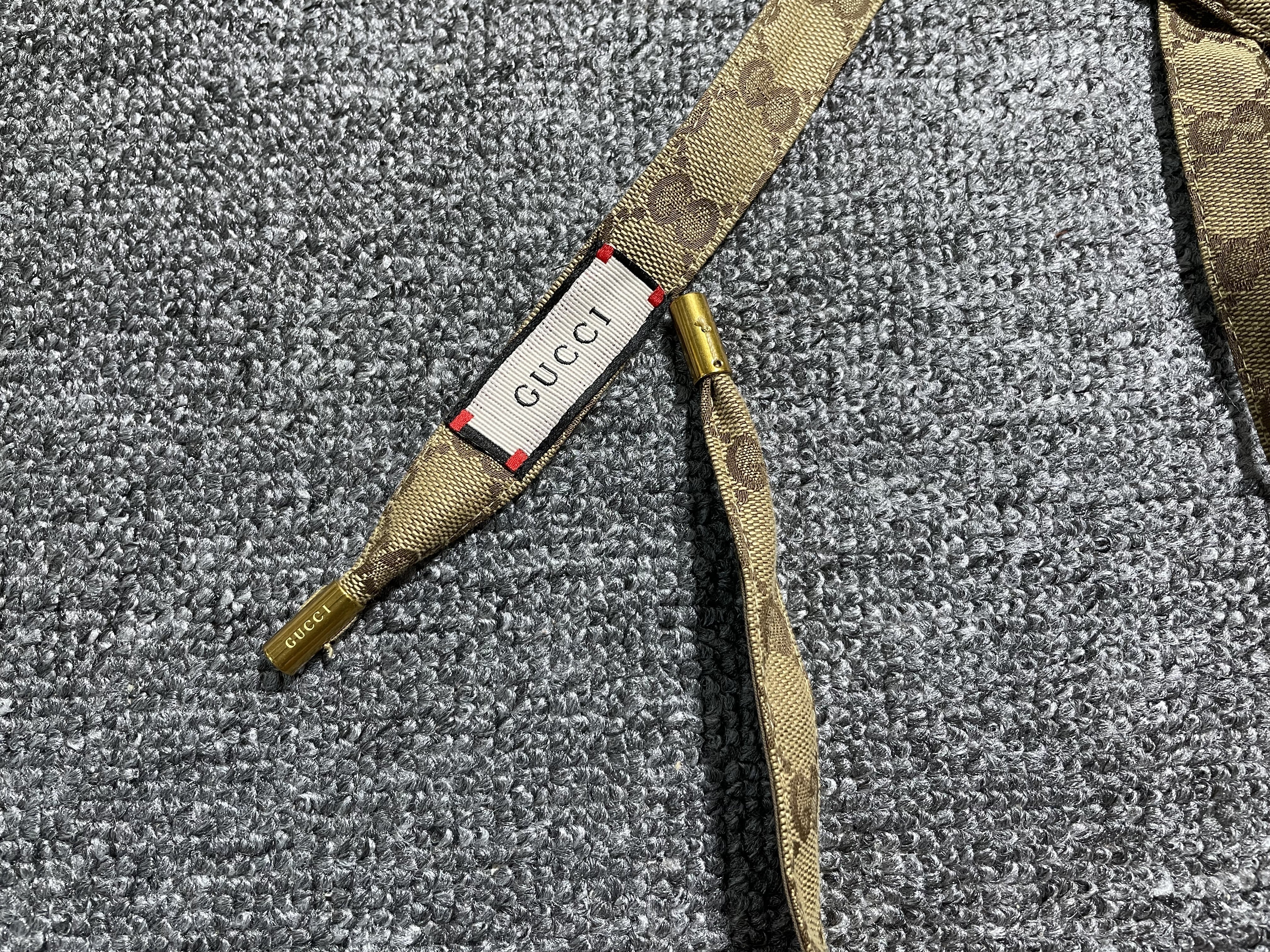 Bob GG Brown with receipt