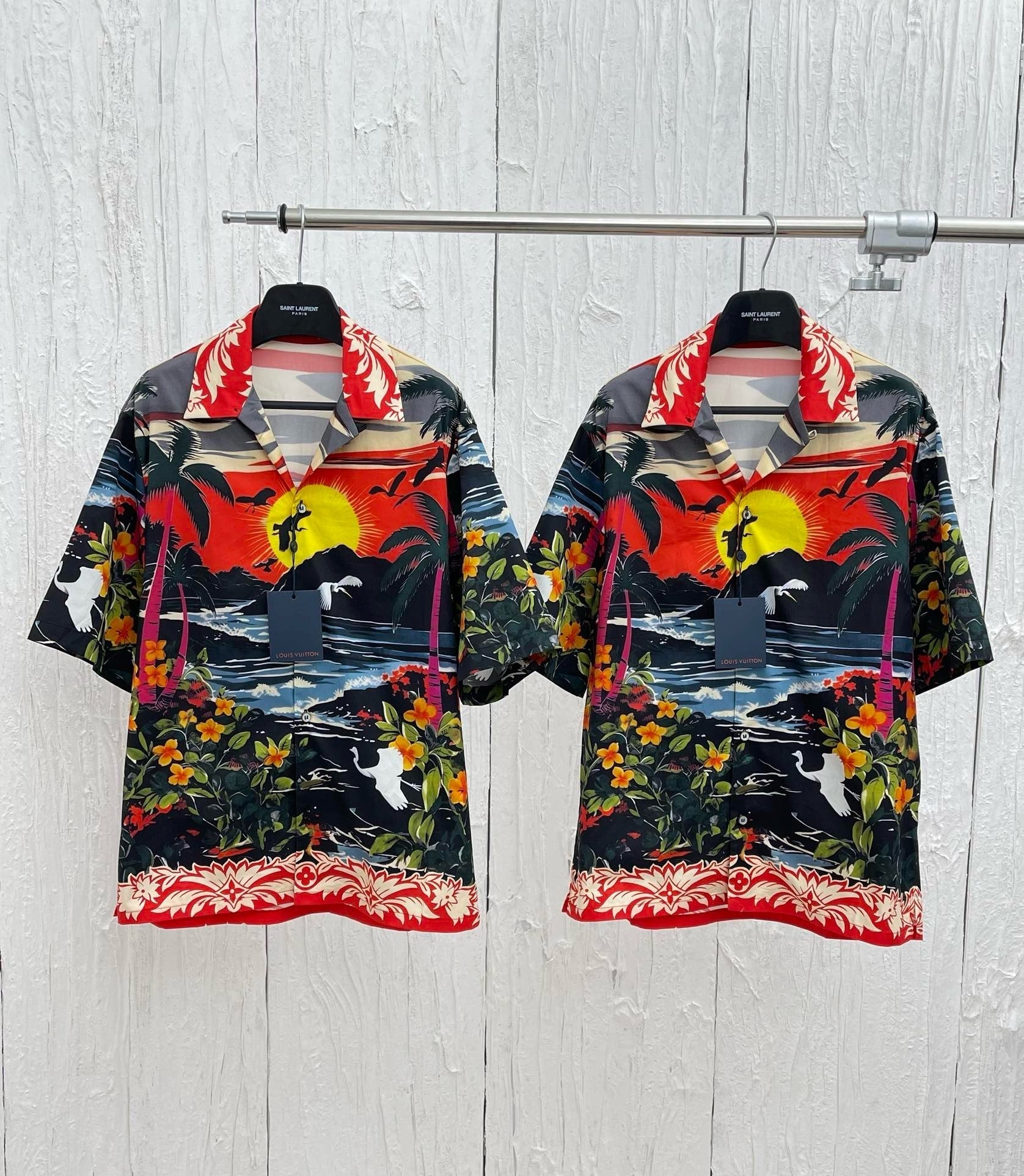 Kurzärmliges, bedrucktes Lv-Shirt