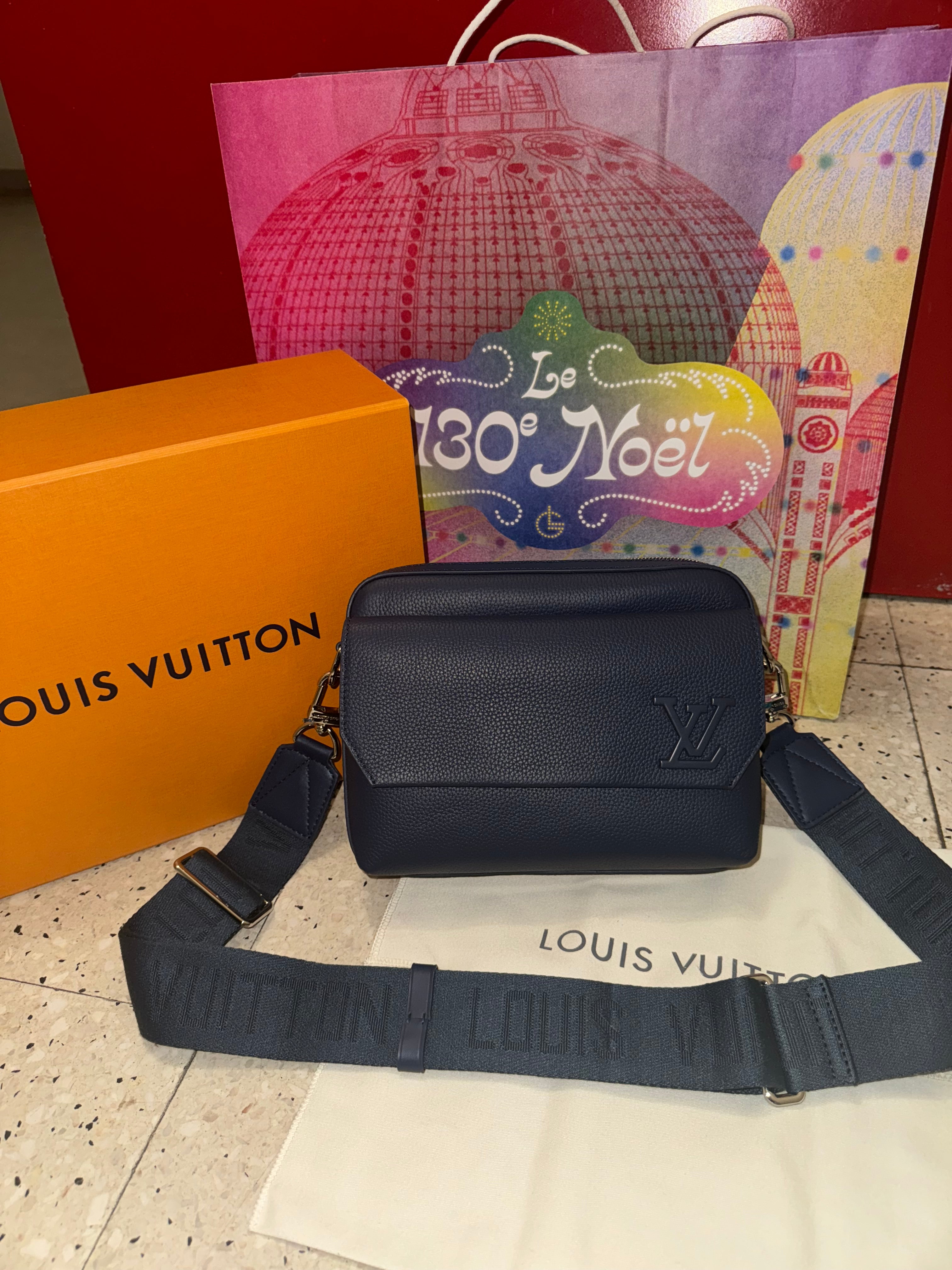 Sac Lv fastline bleu nuit messenger 2024 facture