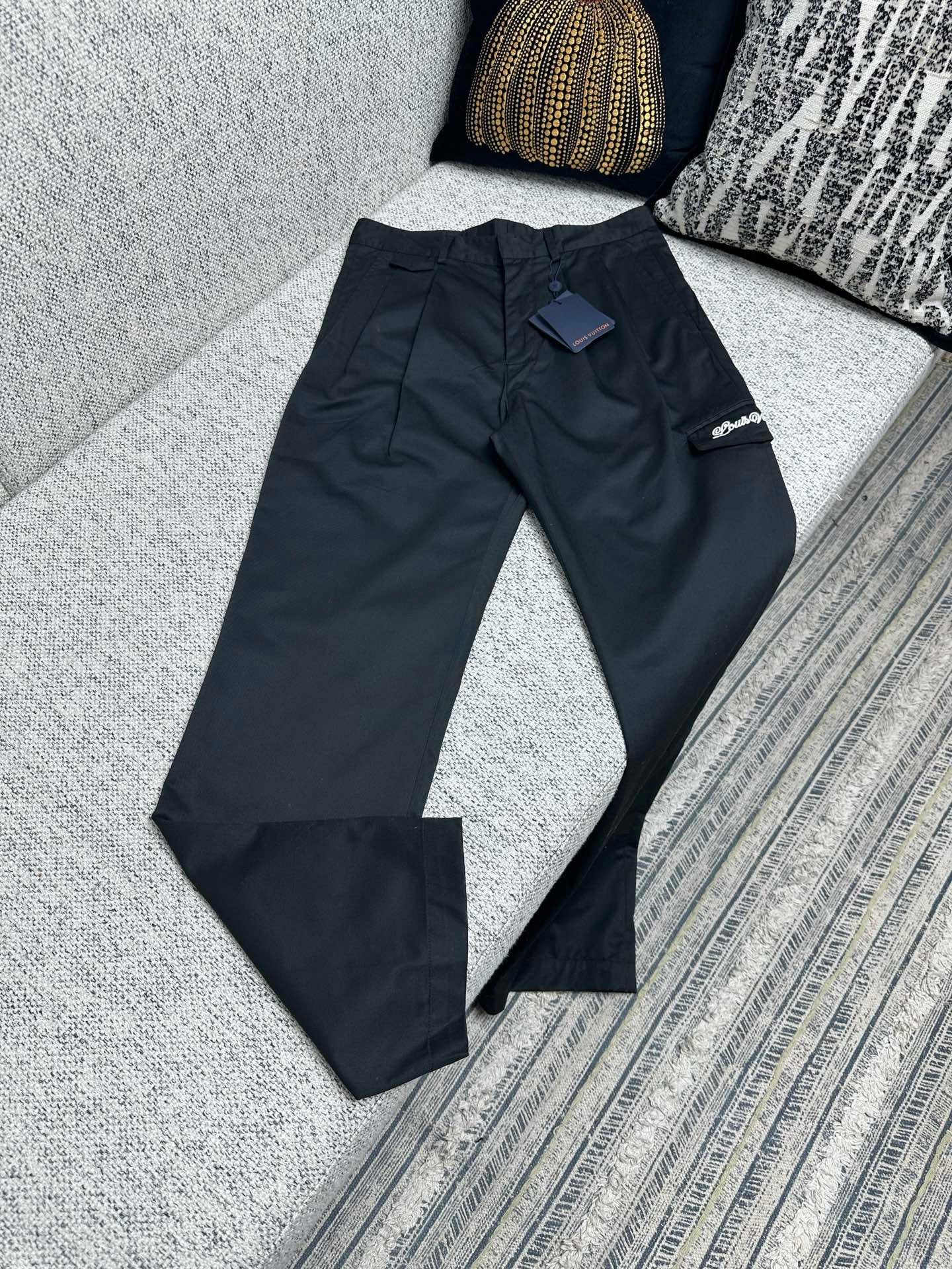 Chino Lv noir 10/10