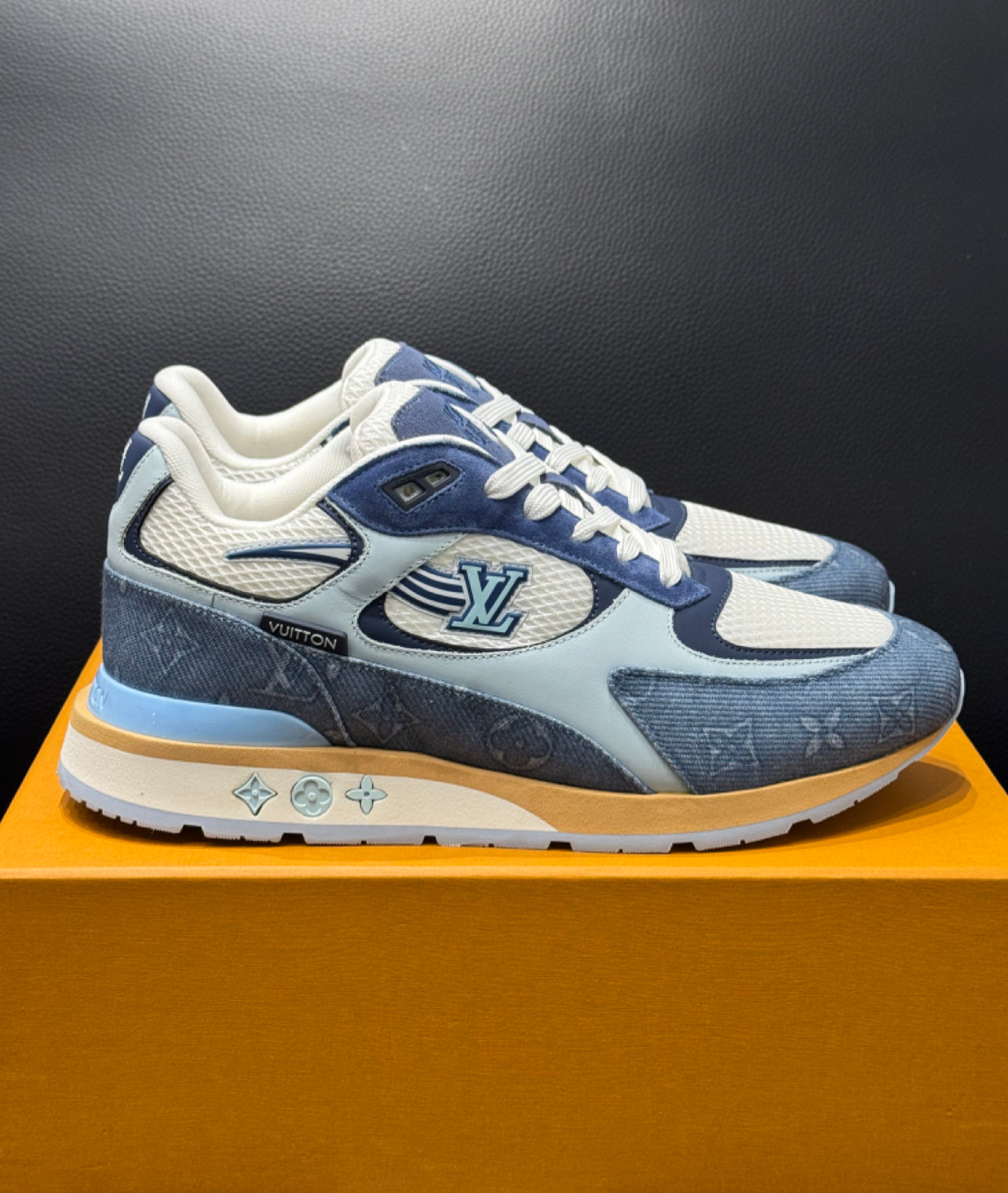 Sneakers Lv Run Away