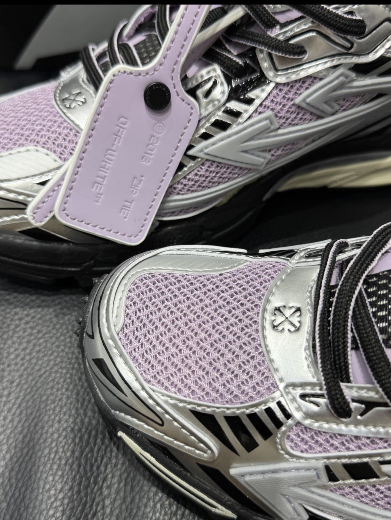 Off Wht Be Right back rose 10/10