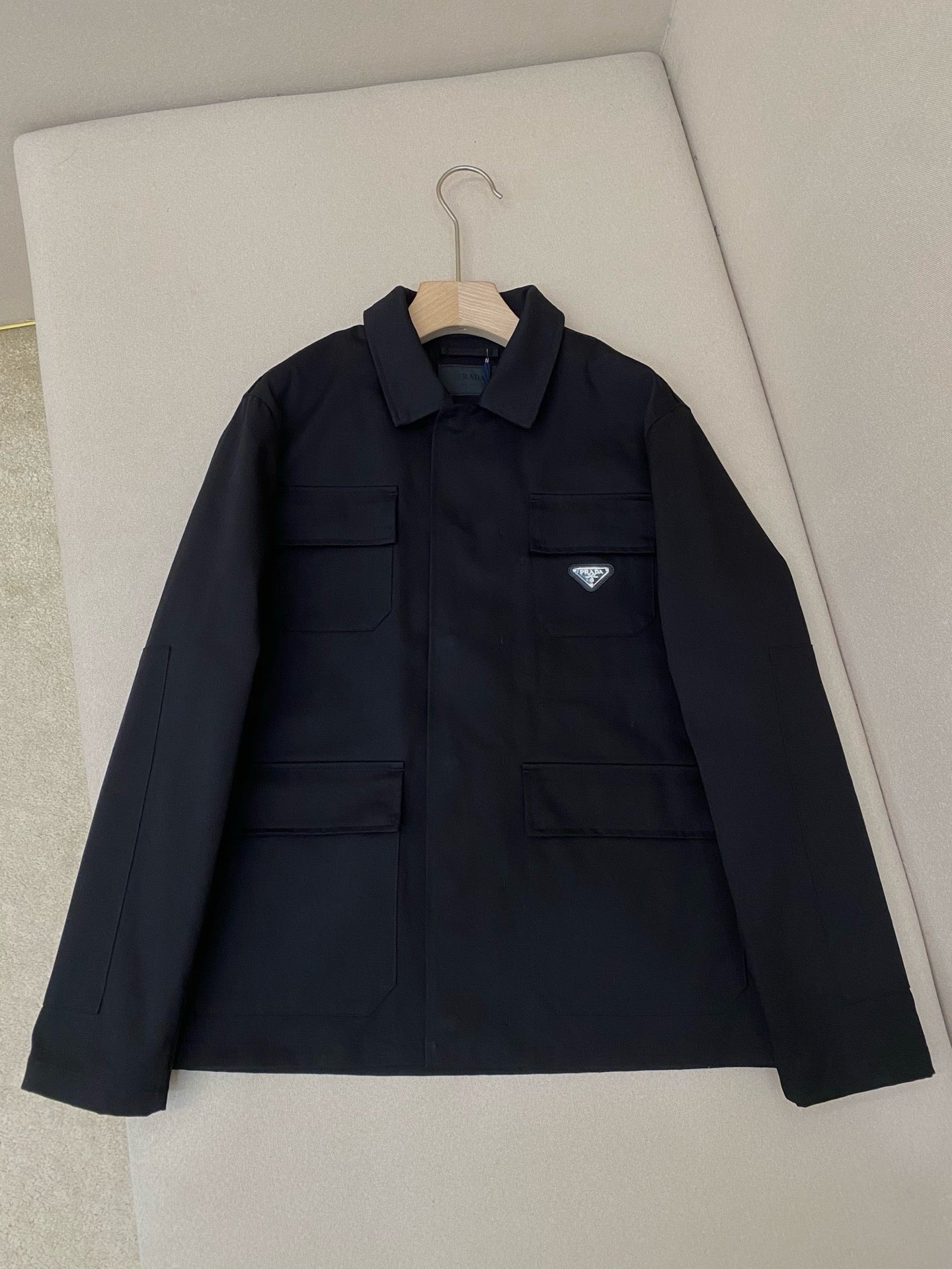 Prd veste boutonnée à col contrastant