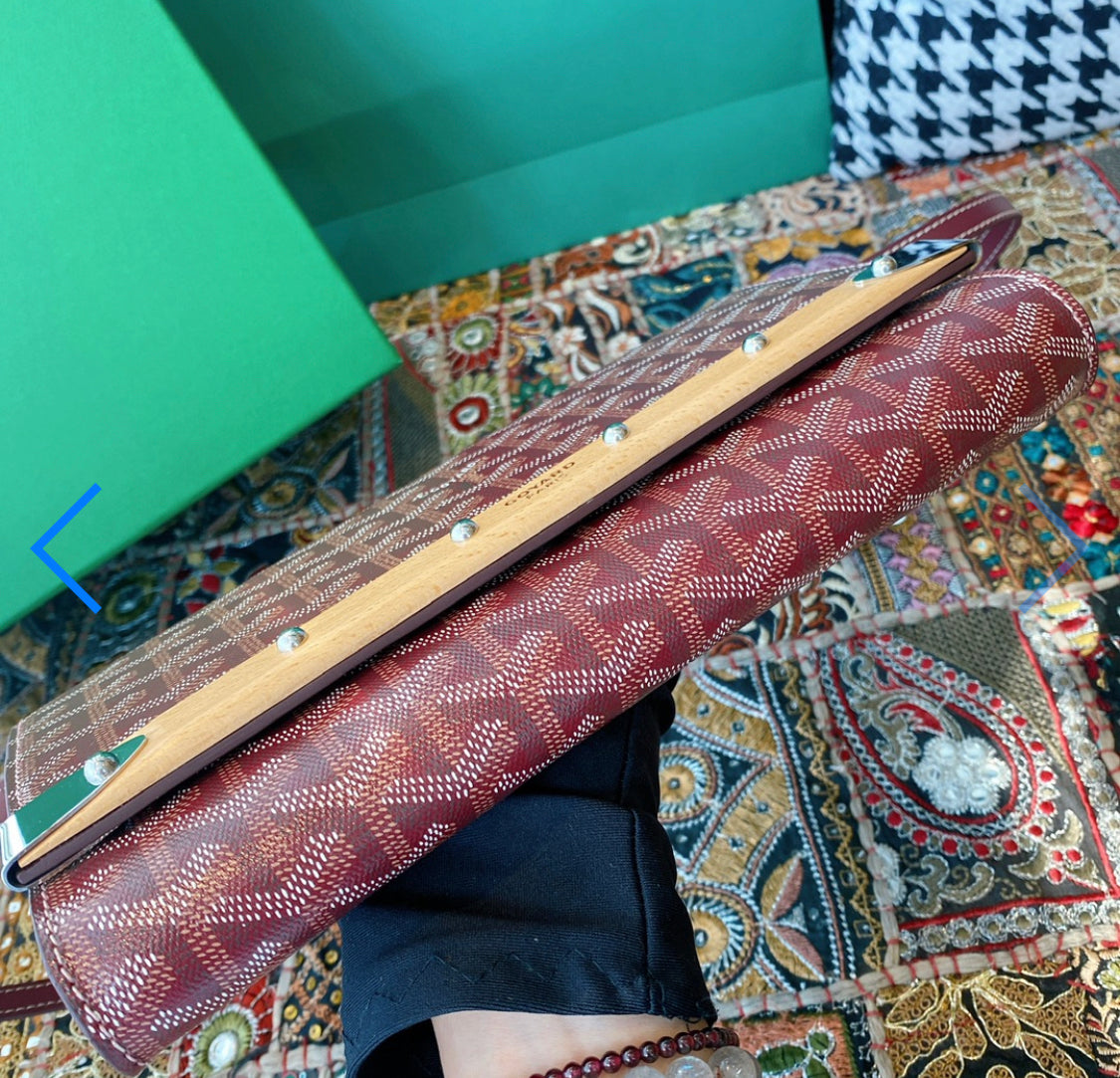 Monte Carlo mini burgundy invoice case