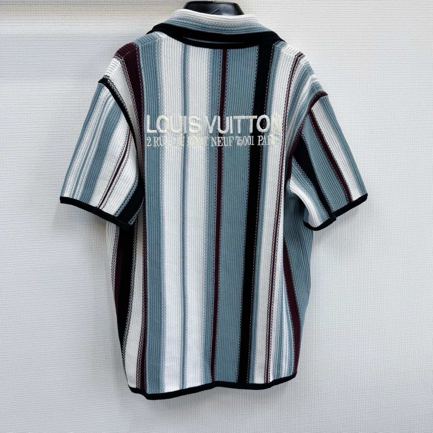 Chemise manches courtes rayée en crochet lv 10/10