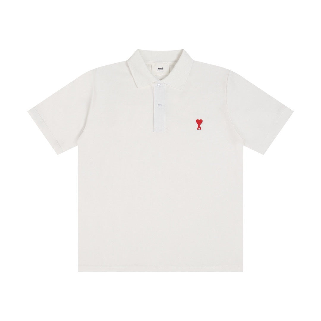 Polo blanc à petit logo ami de cœur rouge