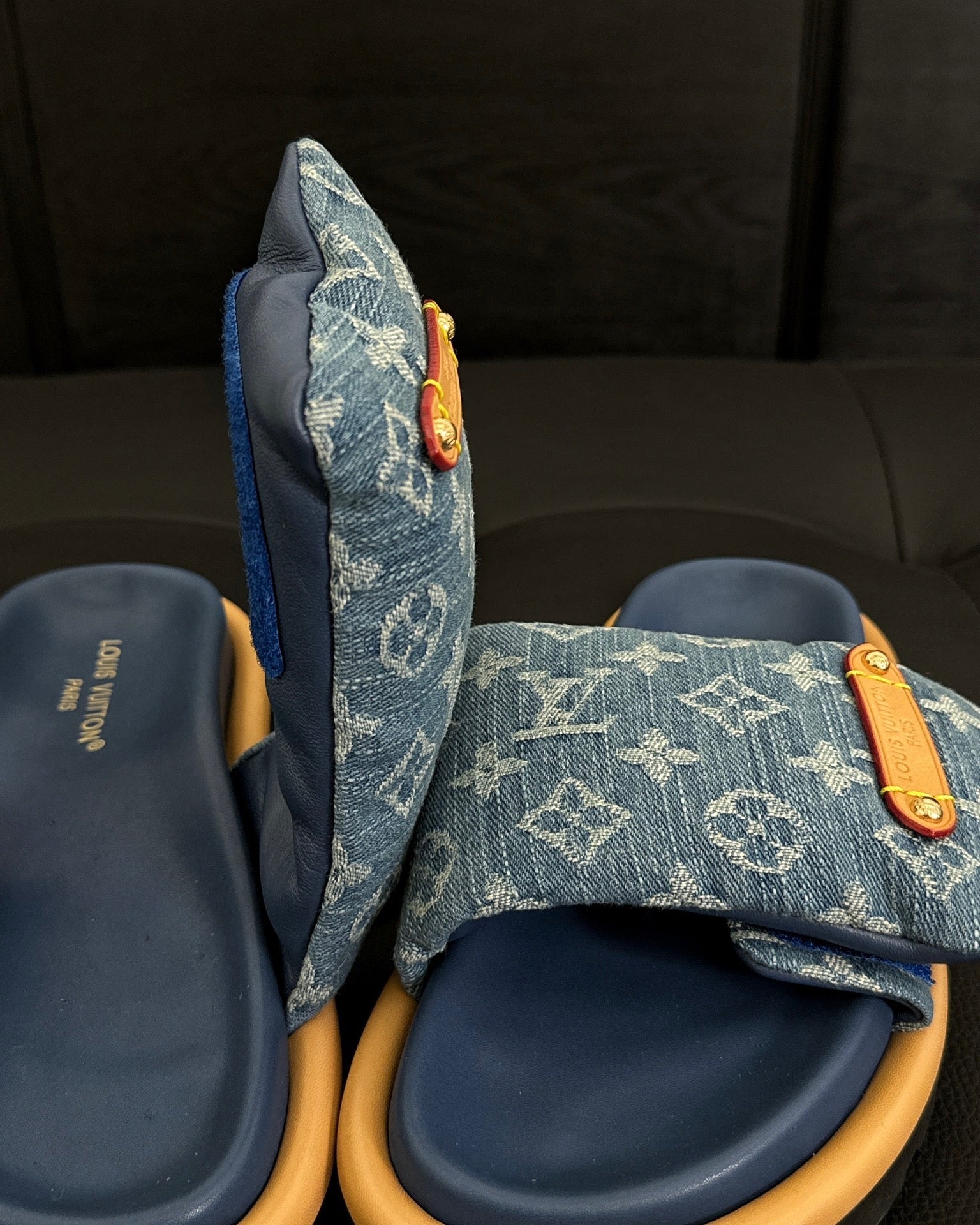 Flat mule conforming pillow blue jean