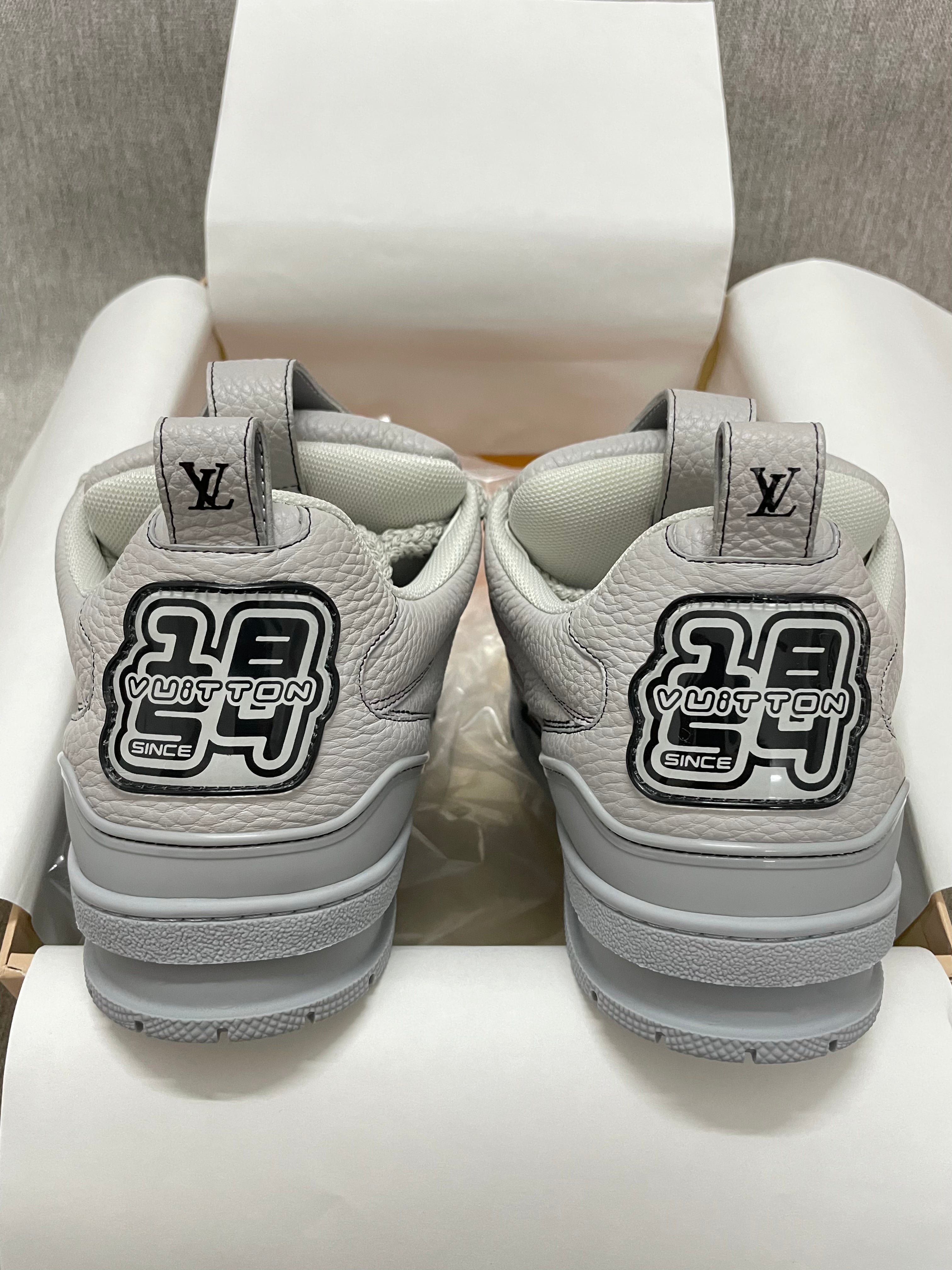 Sneakers Lv Skate gris 10/10 facture