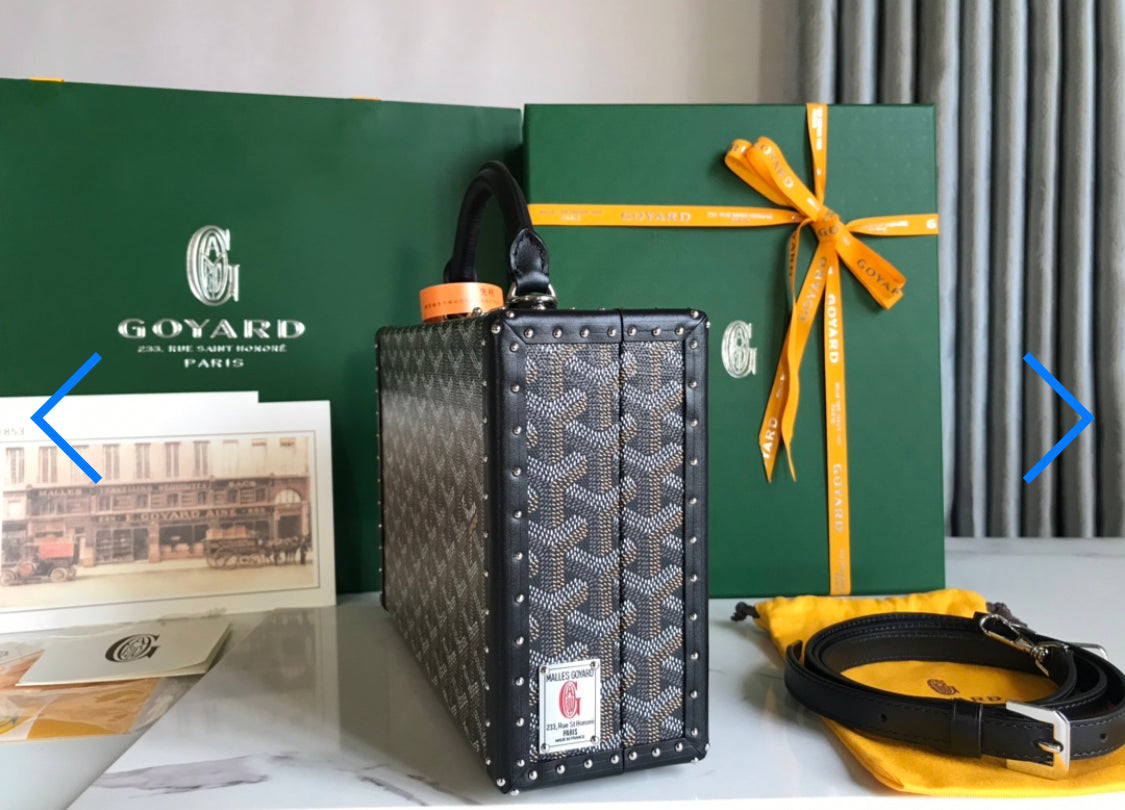 Black invoice trunk bag