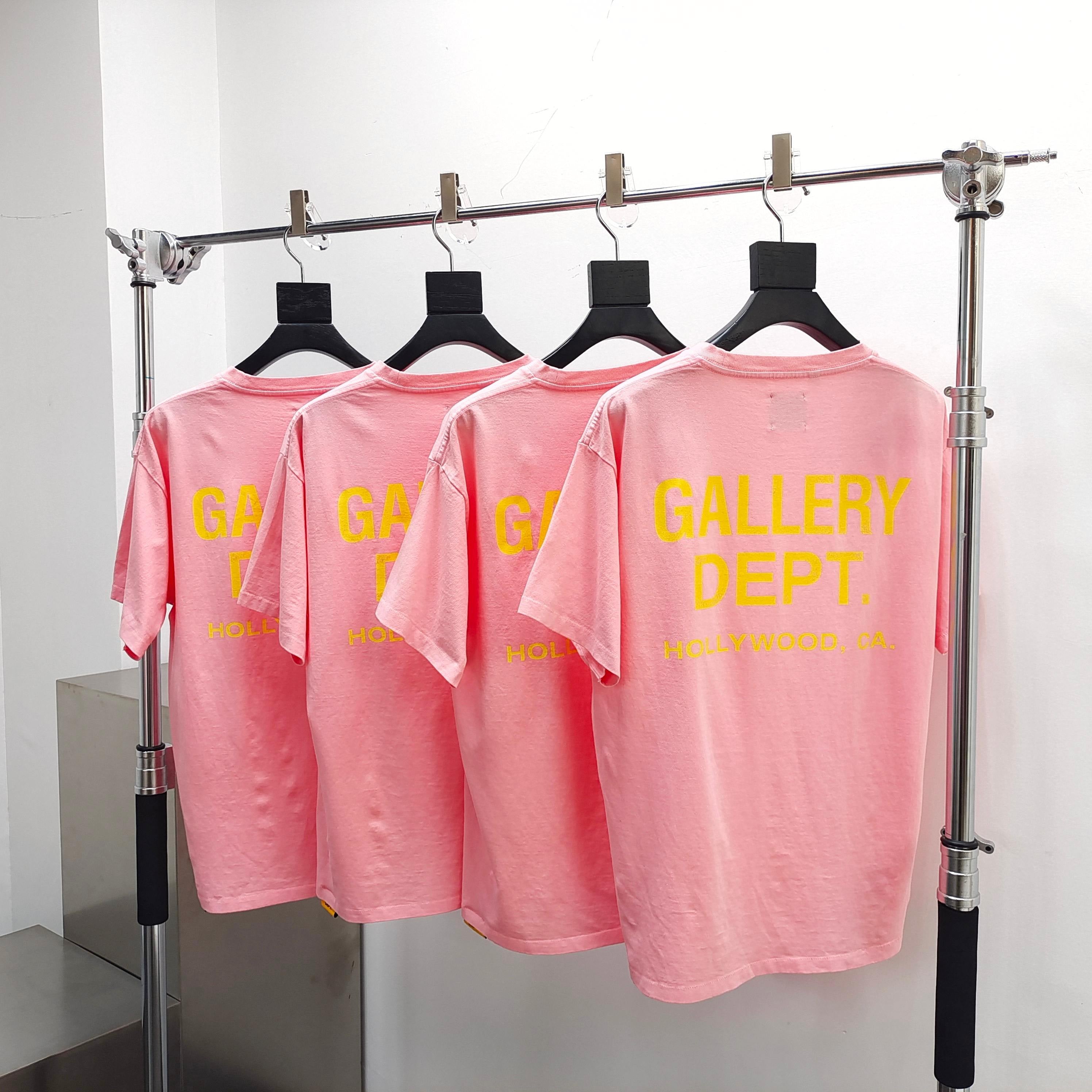 DEPT SOUVENIR TEE BRIGHT PINK