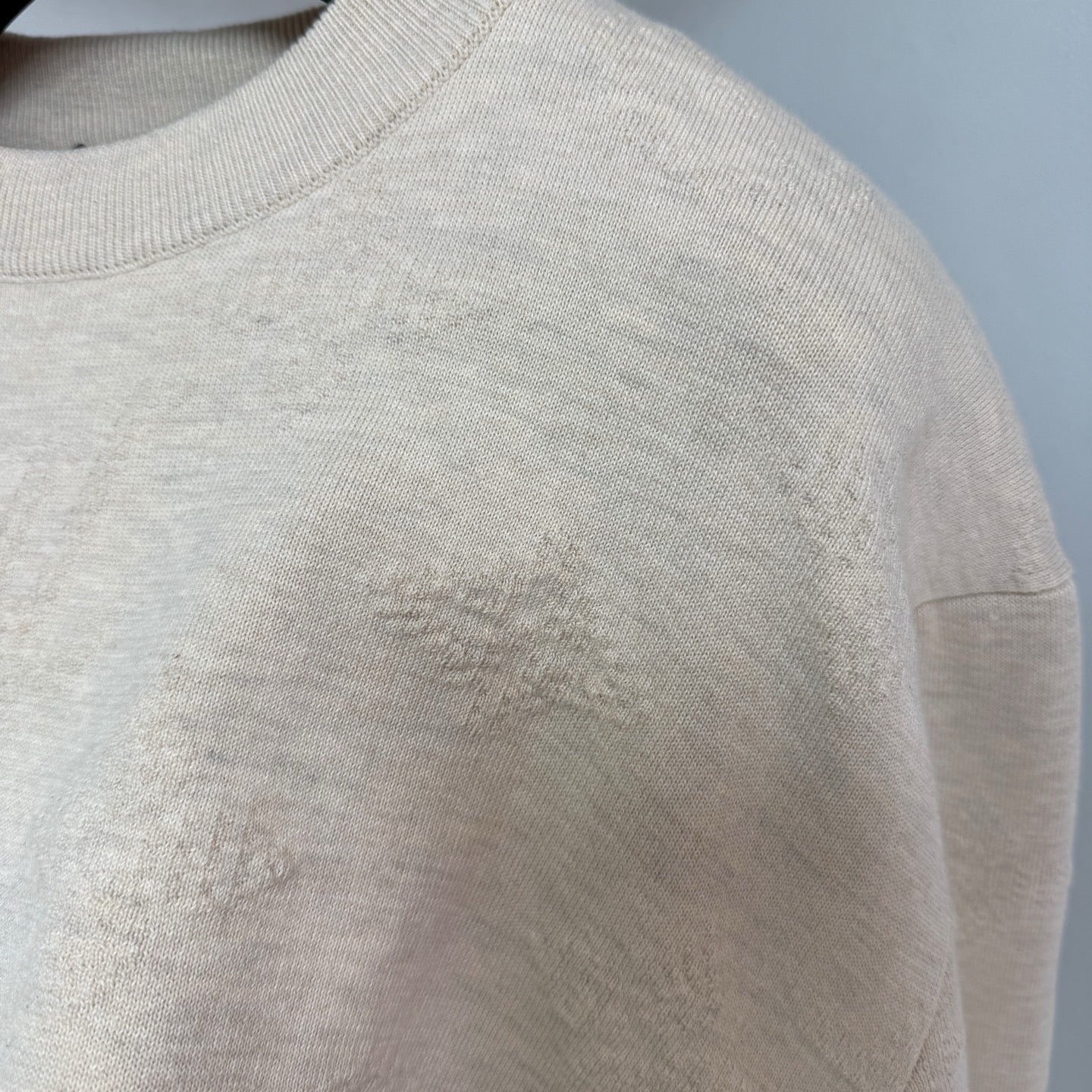 Pull Lv embossé Monogram beige