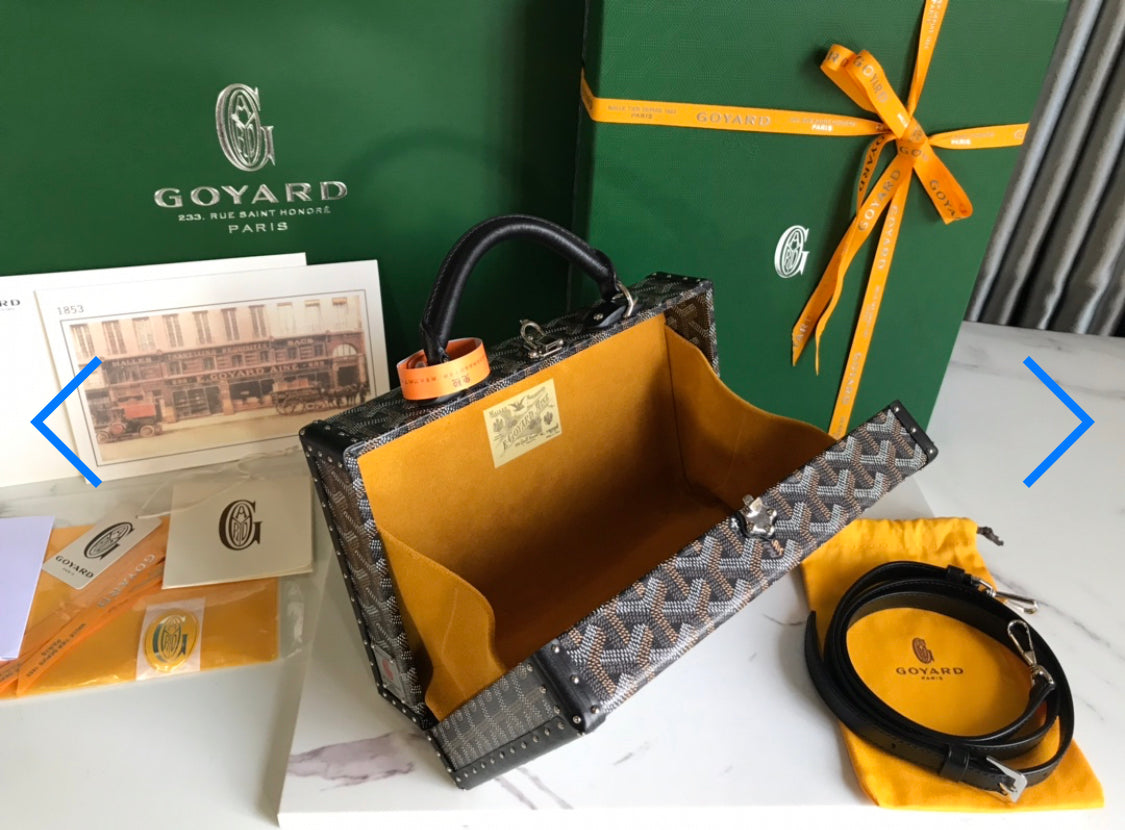 Black invoice trunk bag