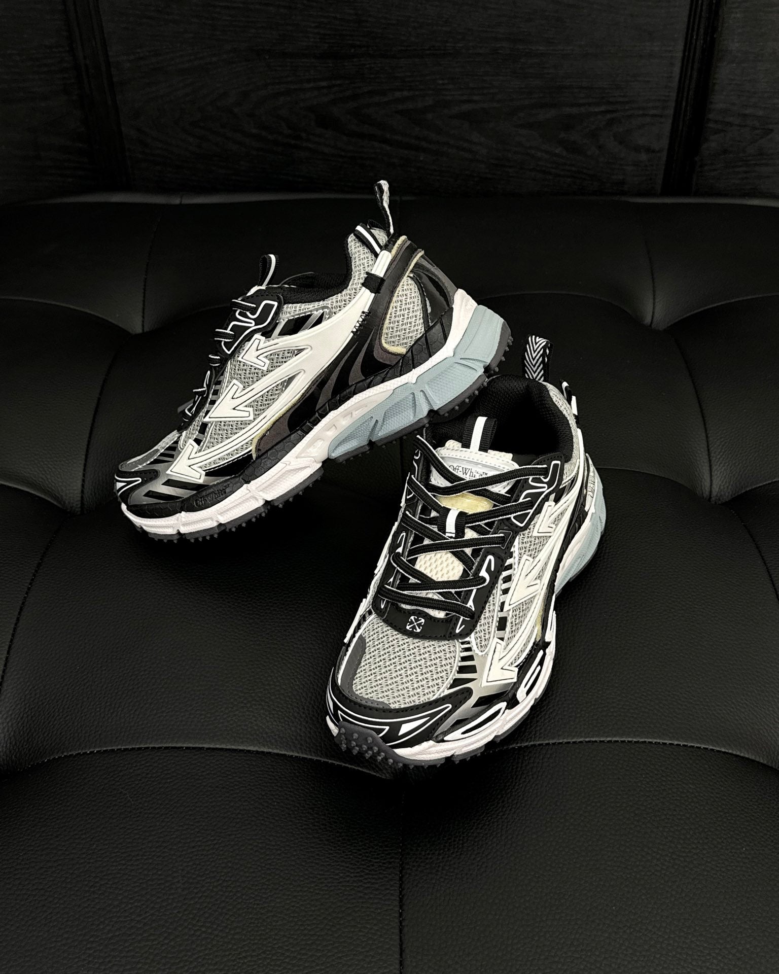 Off Wht Be Right back Black