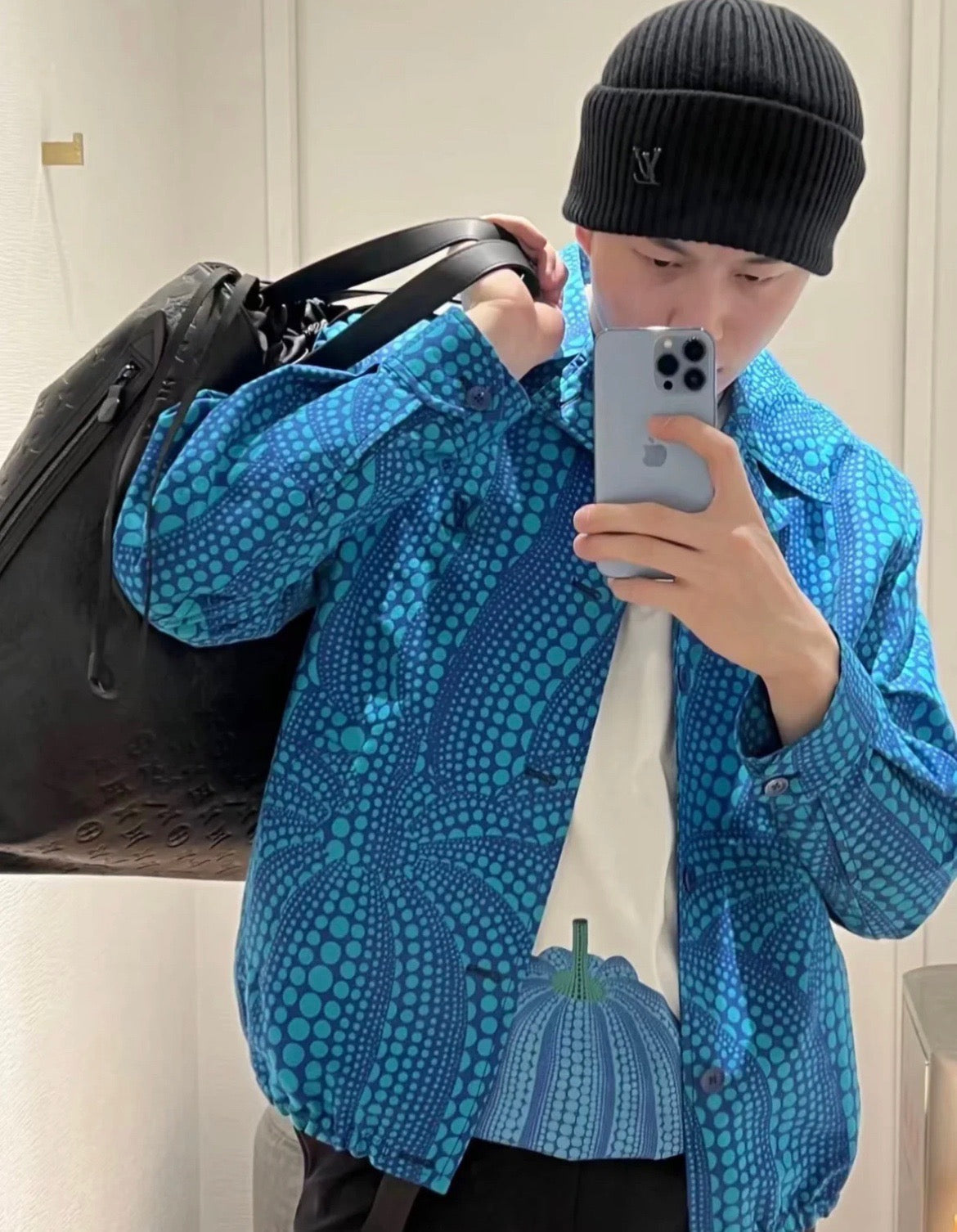 Bonnet Lv noir avec ticket