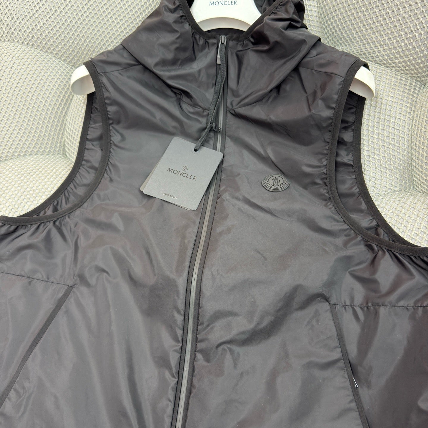 Gilet coupe-vent à capuche monclr