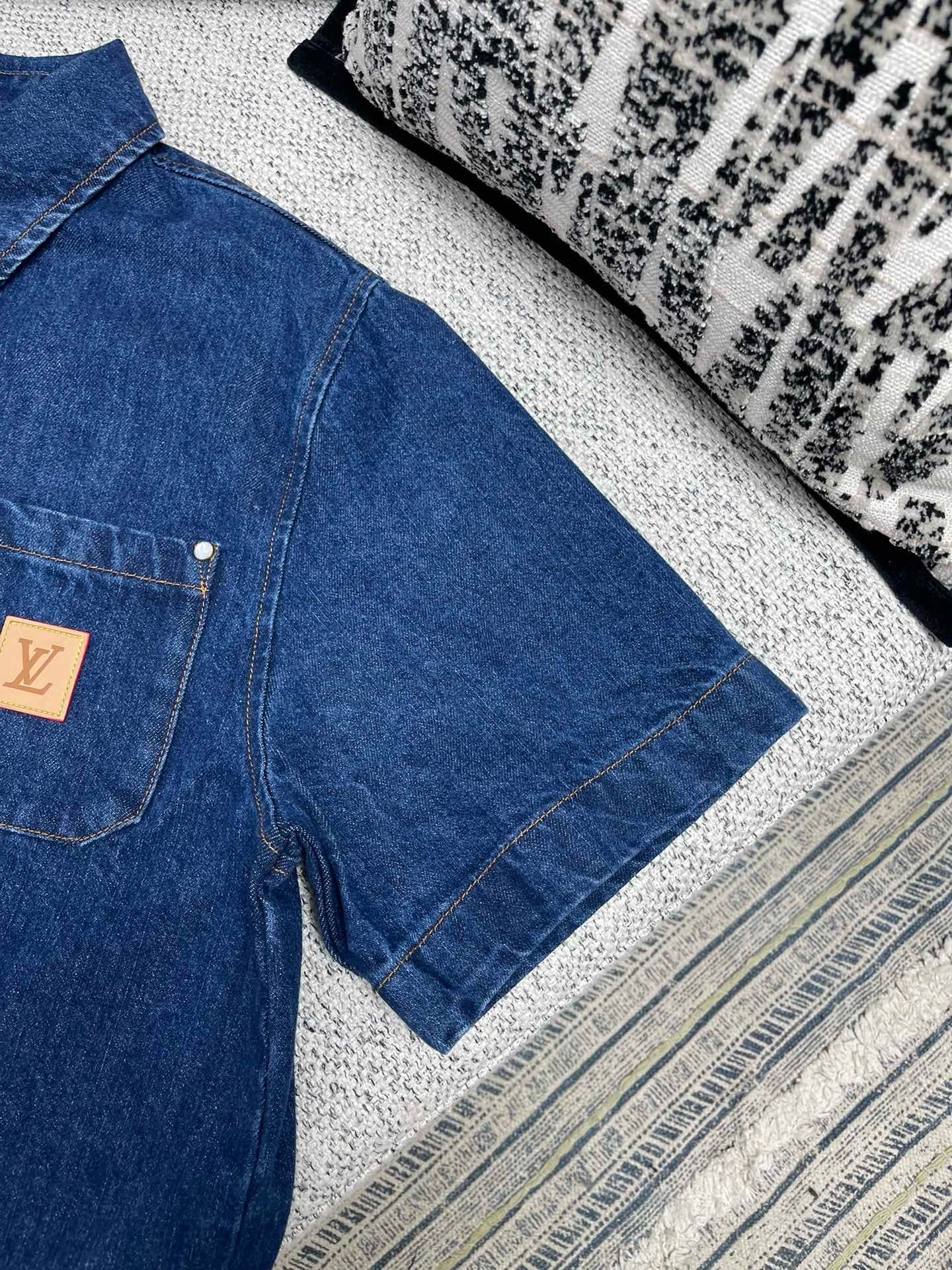 Lv Signature Denim Short-Sleeved Shirt