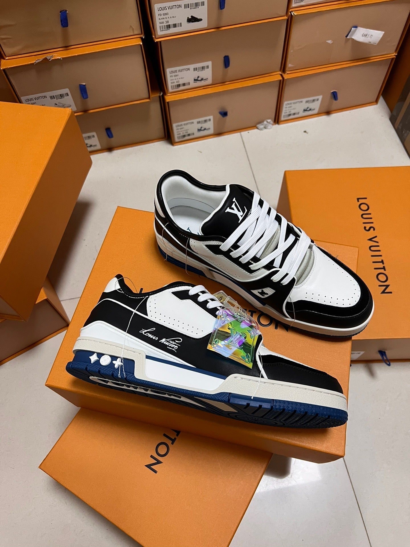 Lv trainers ss21