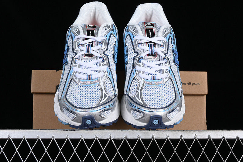 New b sneakers 740