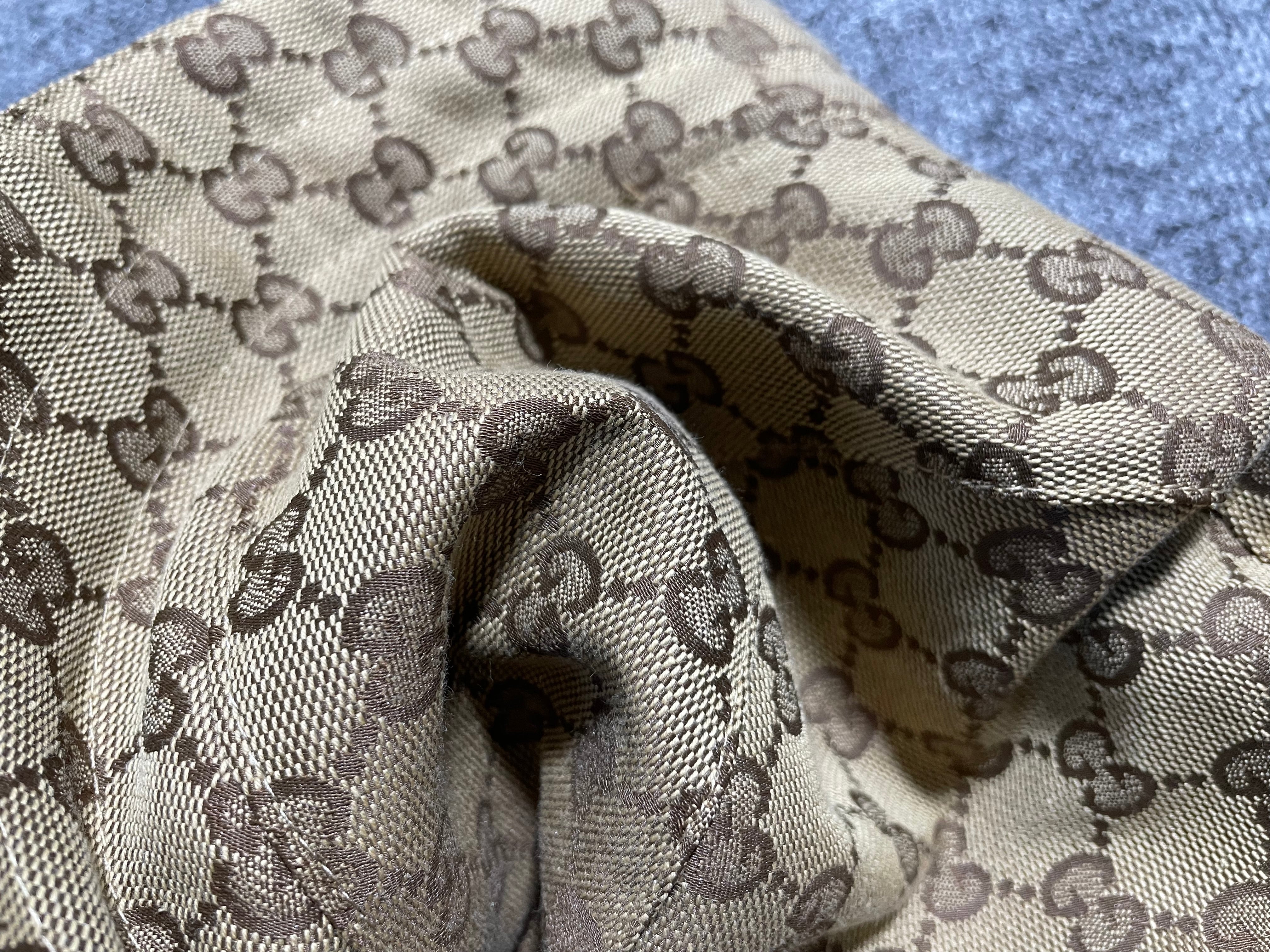 Bob GG Brown with receipt