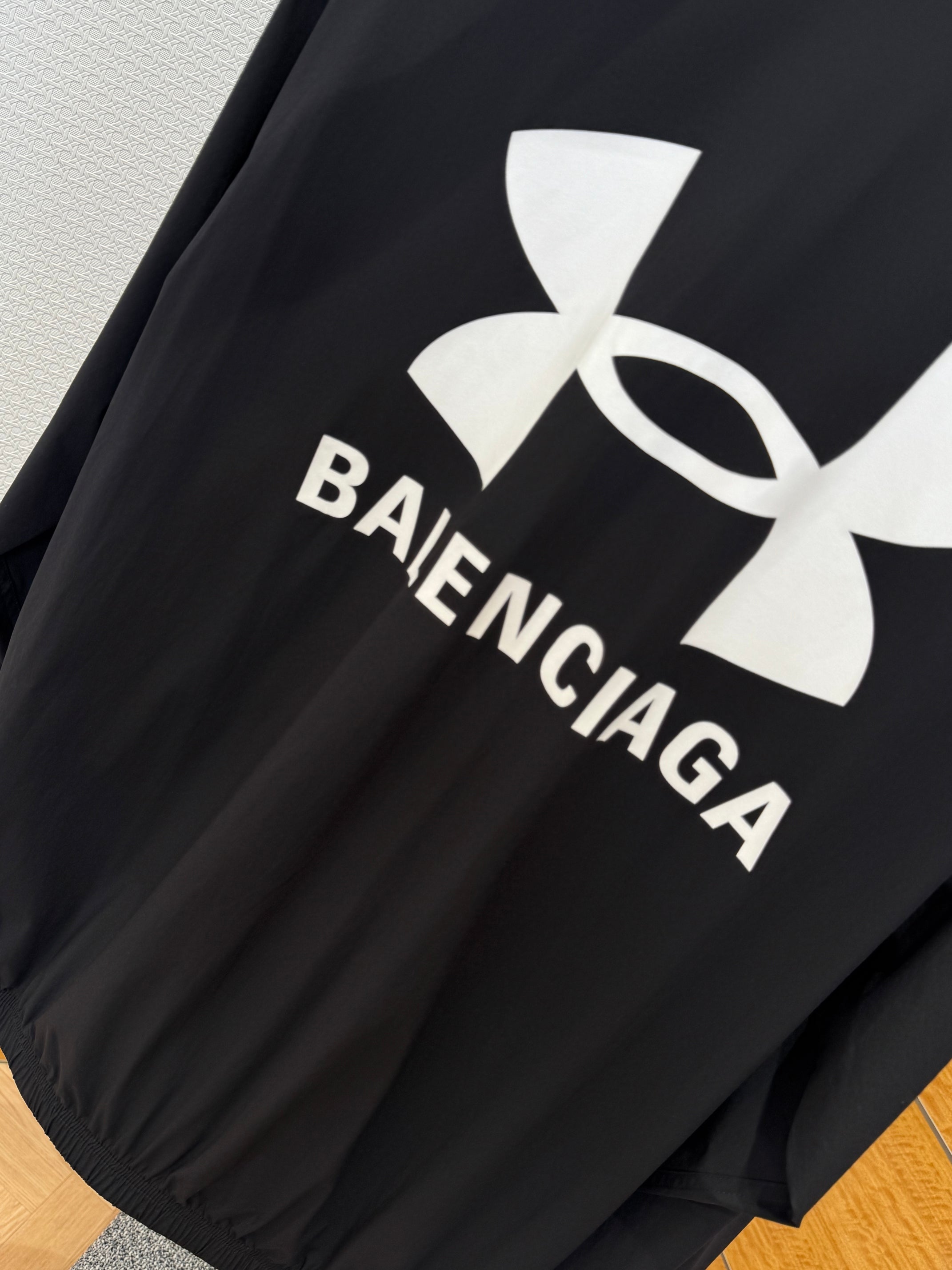 VESTE COUP VENT BLNCG X UNDER