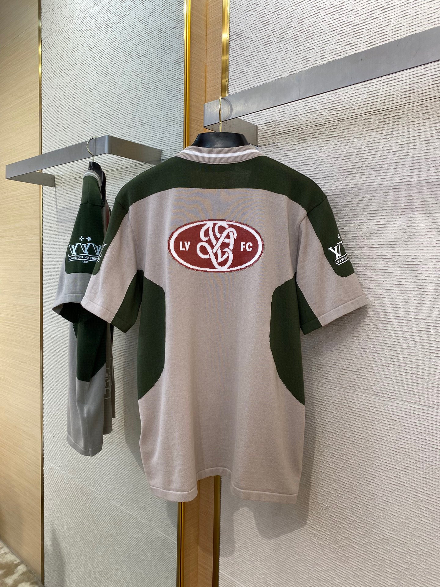 Tee-shirt manches courtes à motif intarsia lv