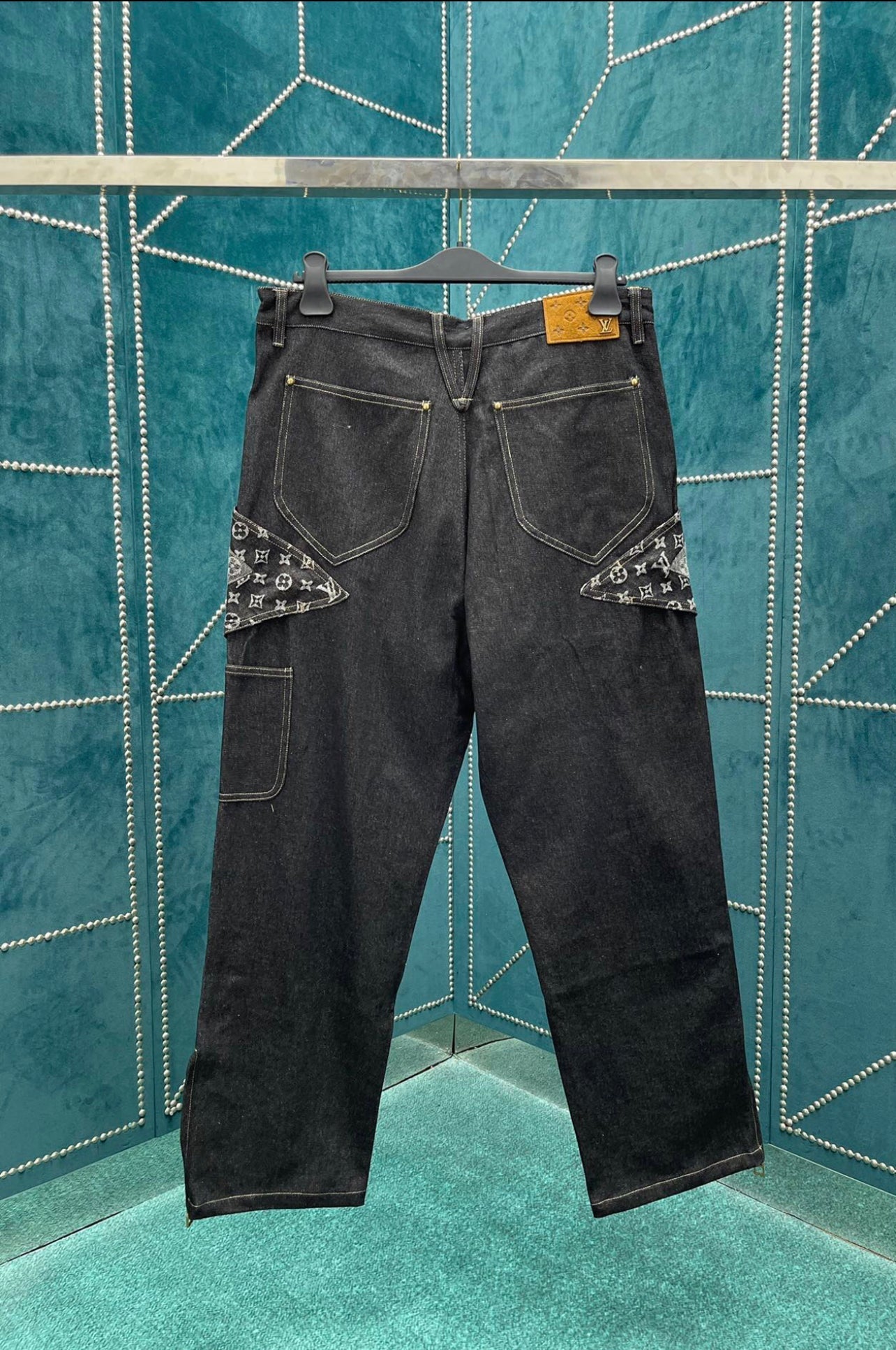 Lv Mono-Blumenjeans