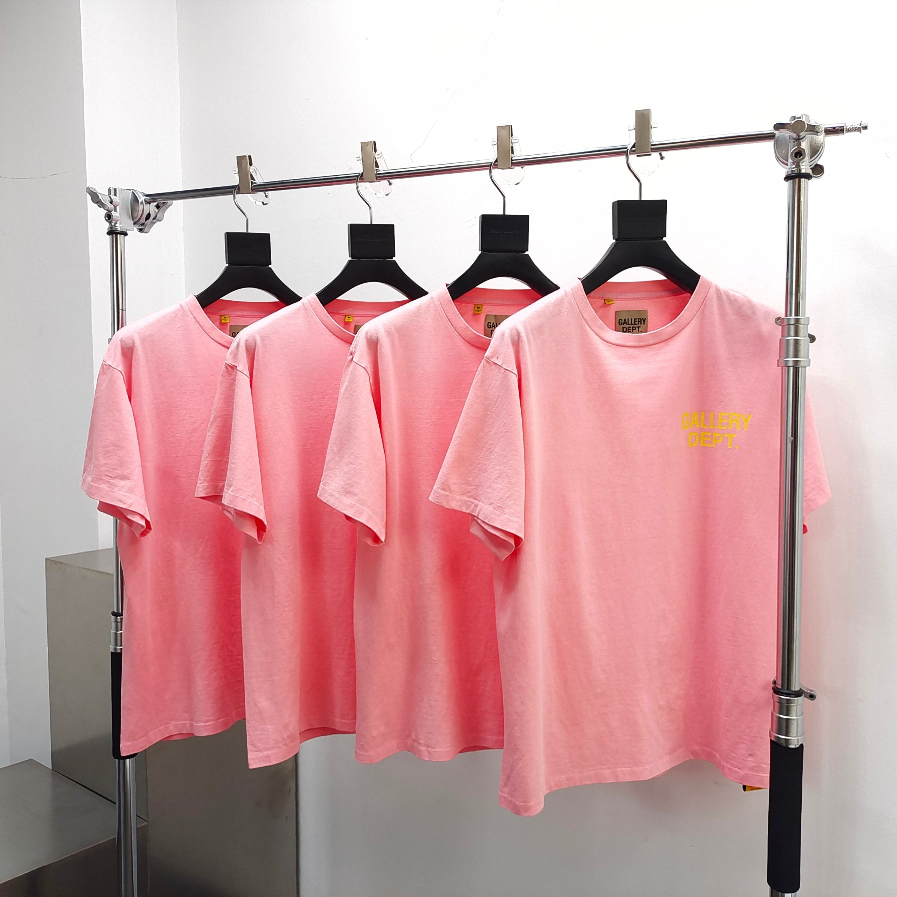 DEPT SOUVENIR TEE BRIGHT PINK