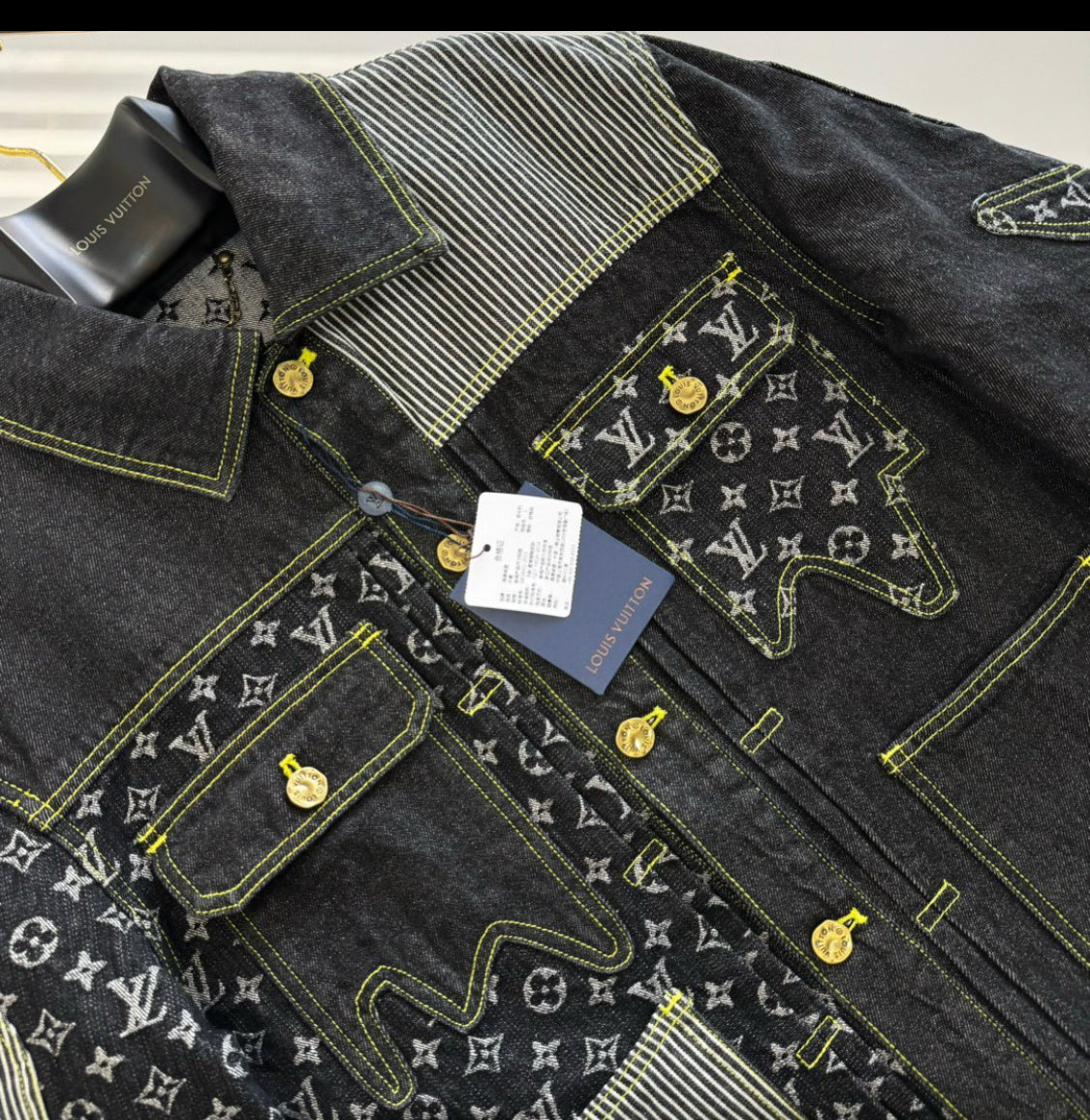 Lv-Jacke