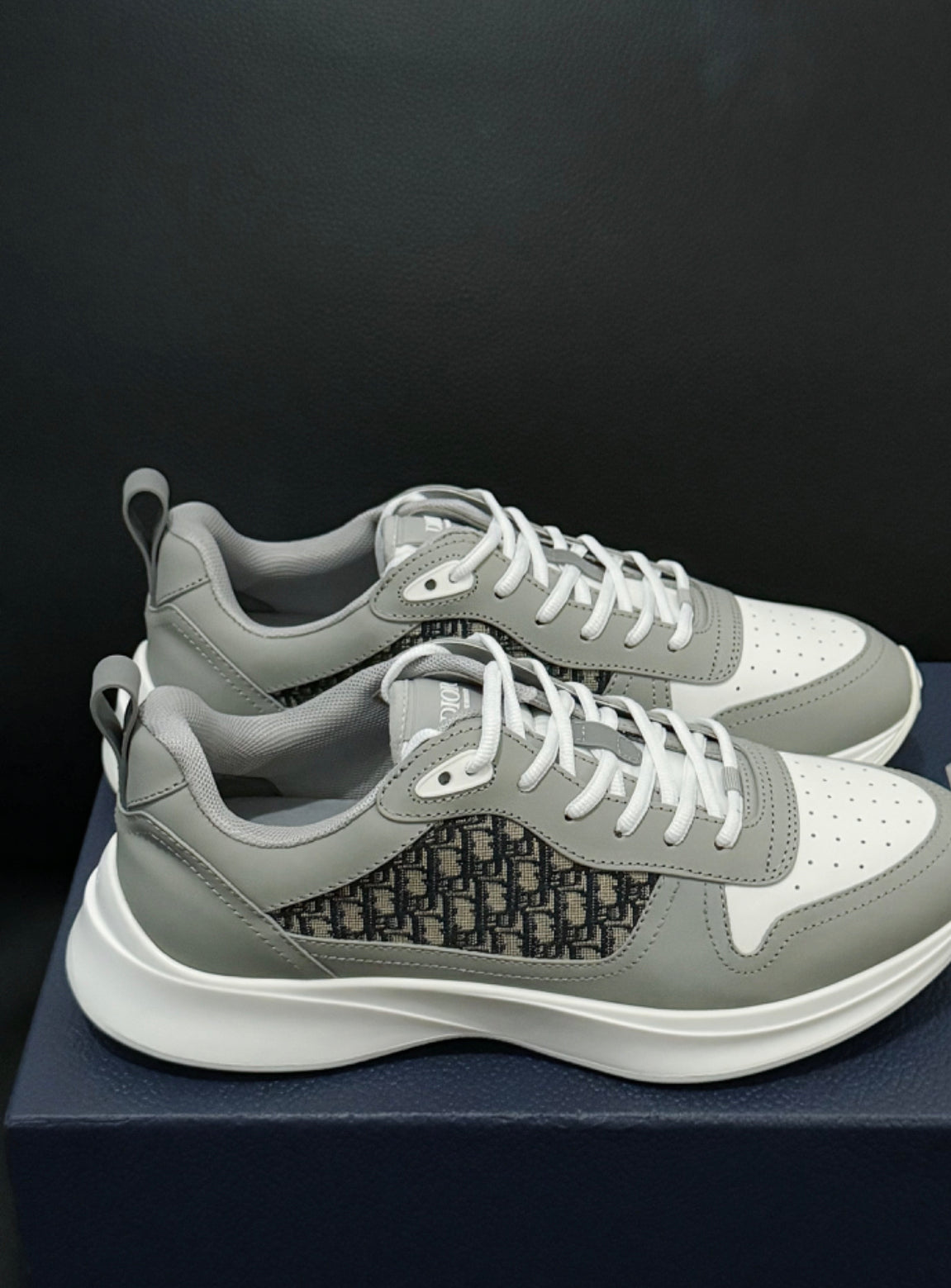 Sneakers B25 facture