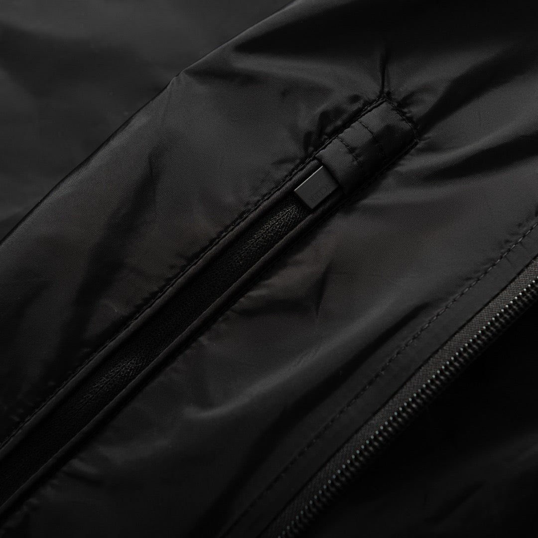 Coupe vent en nylon monclr