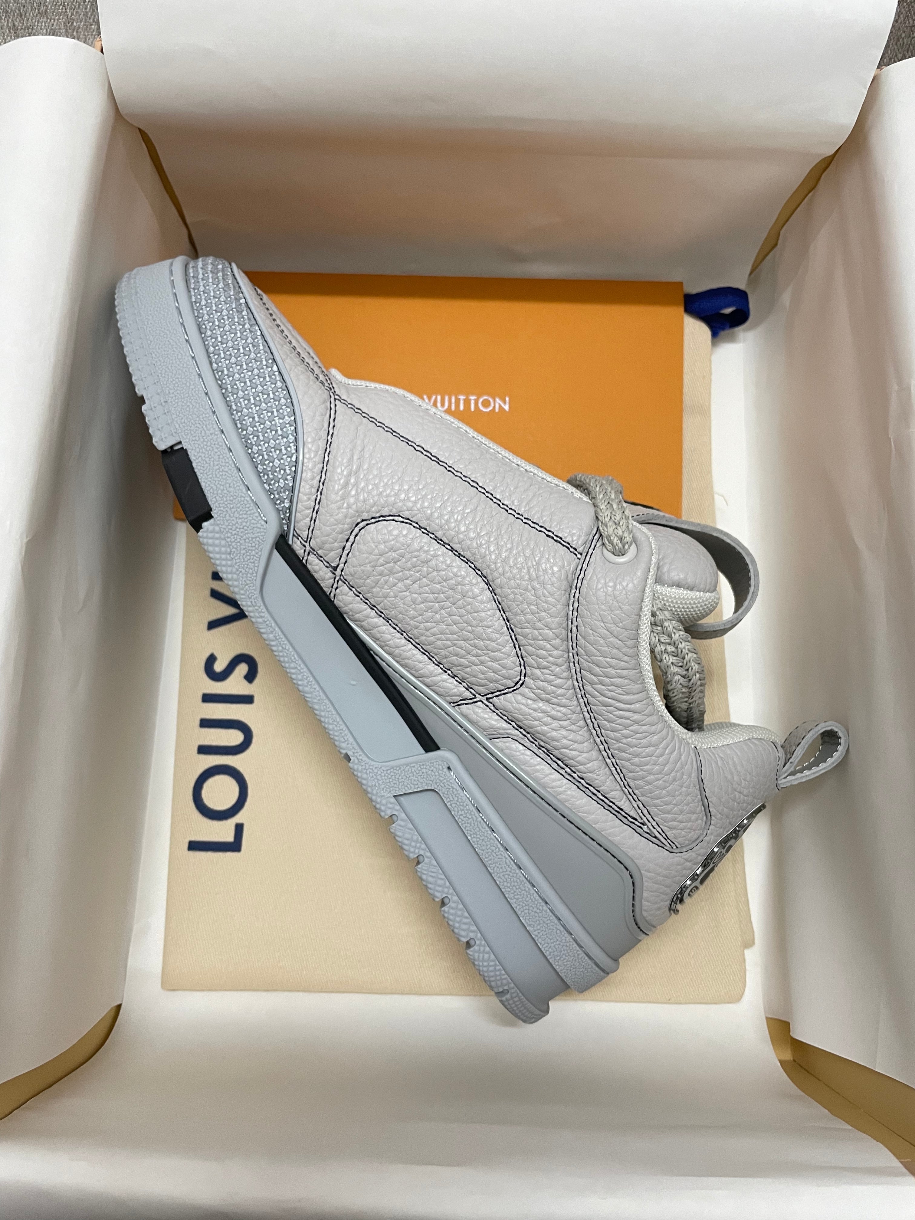 Sneakers Lv Skate gris 10/10 facture